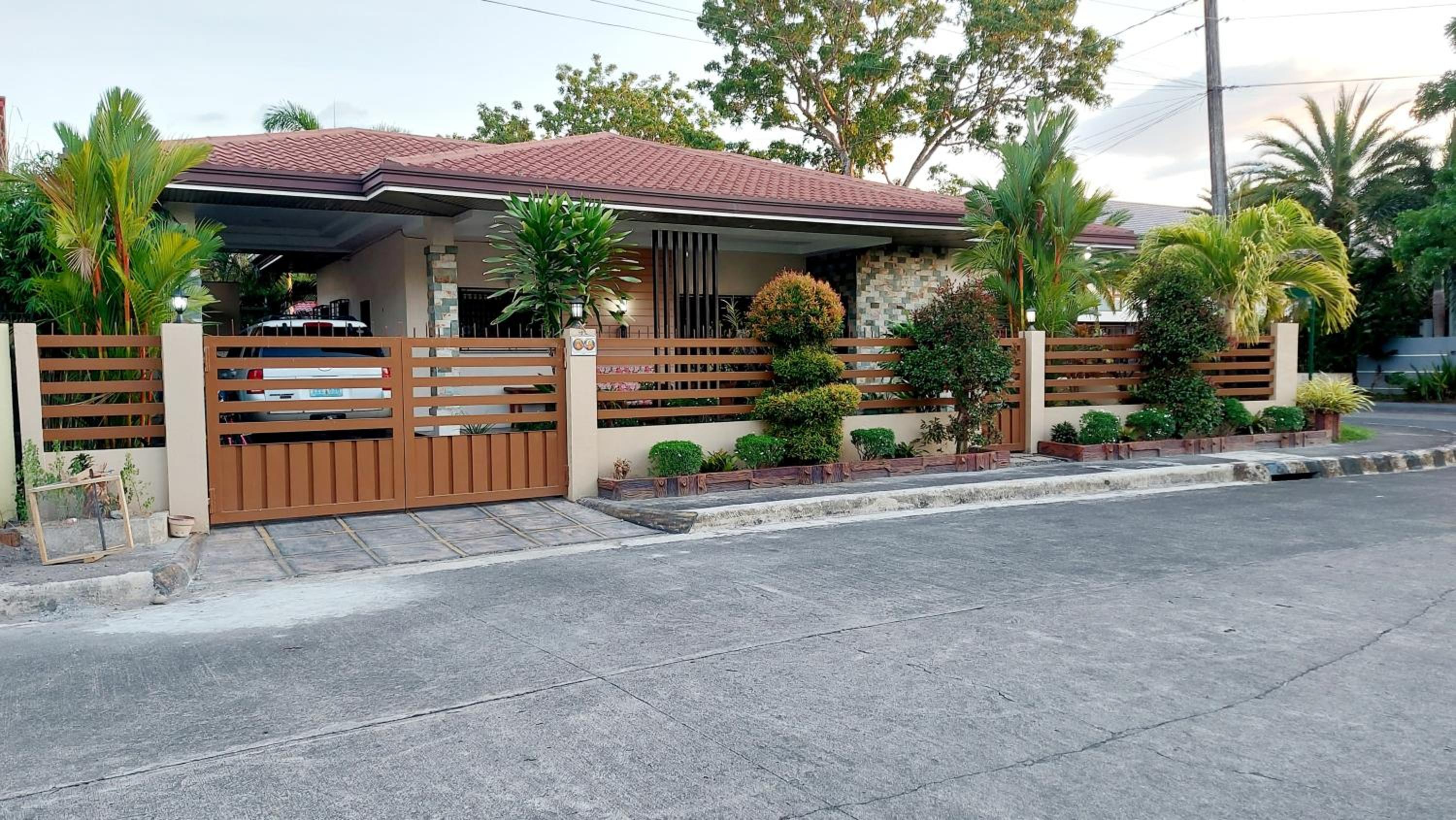 Liturs house - Tangub view 5