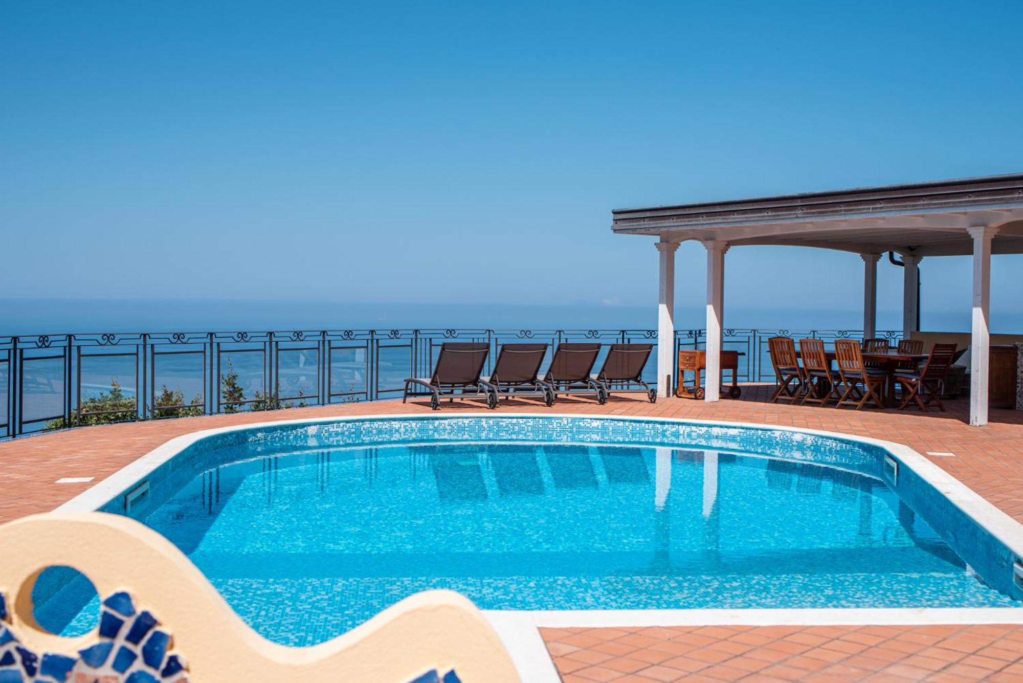 Villa Scafa, Appartamenti con Piscina e Vista Mare view 2