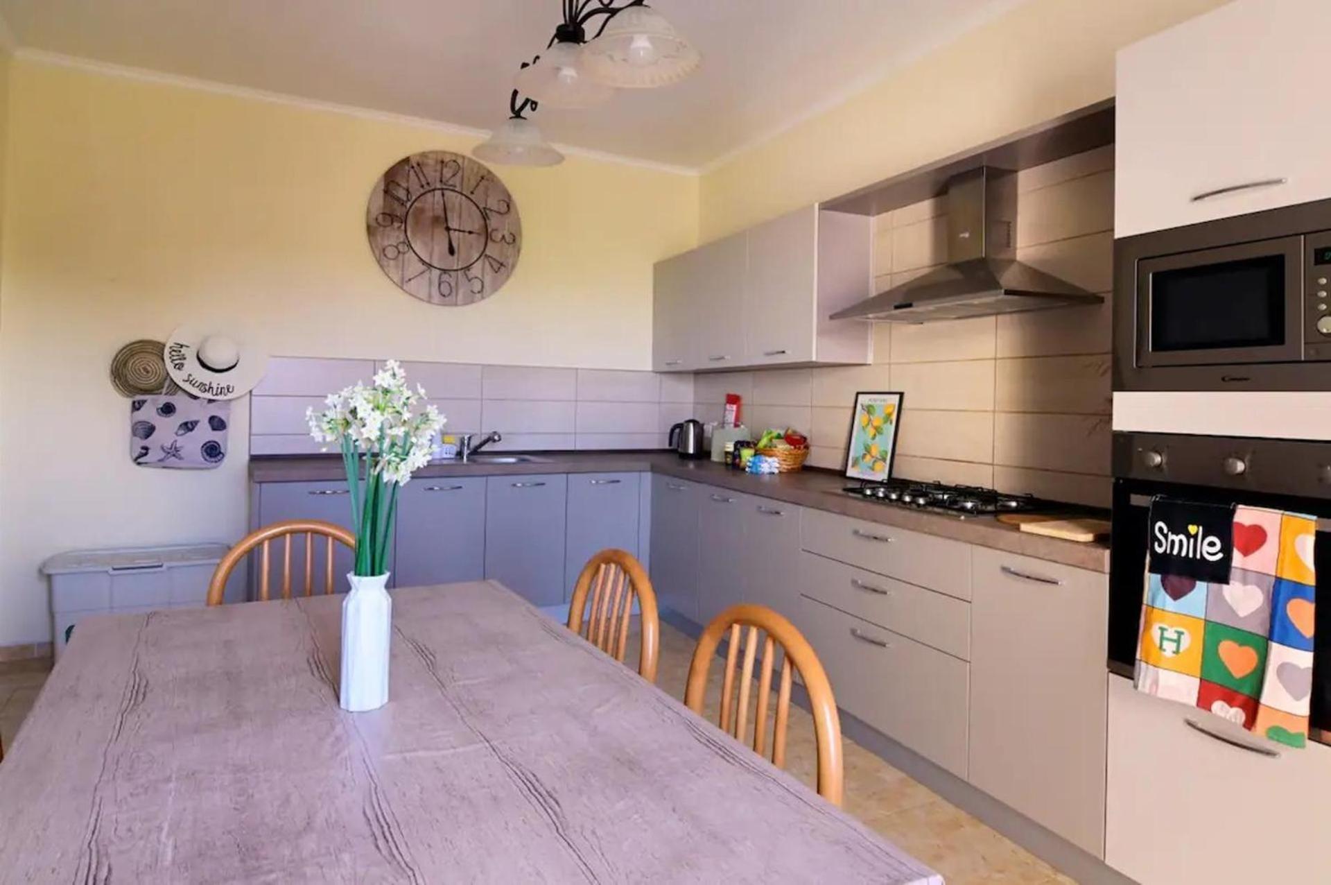 Charming Getaway with Views in Marsascala view 3