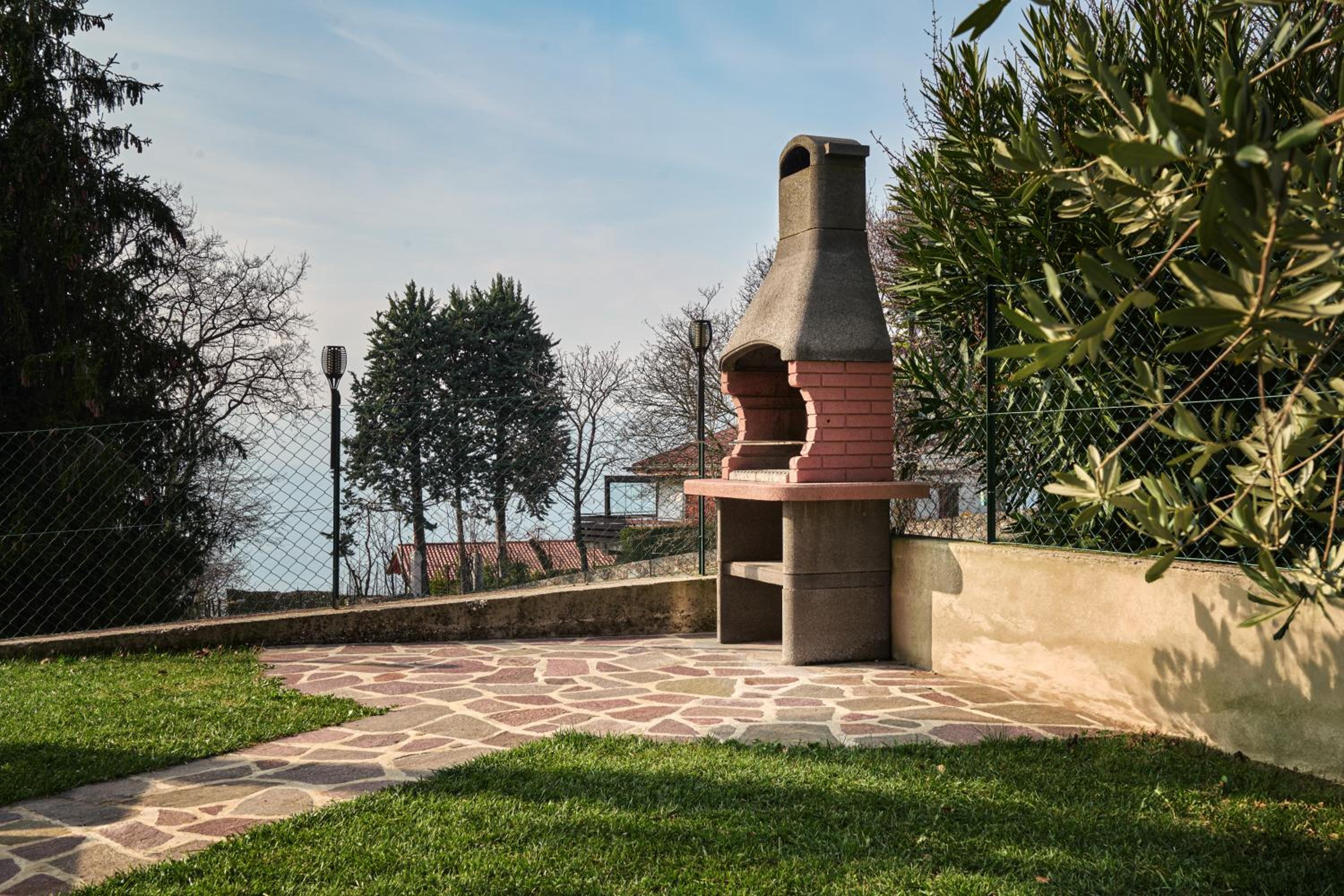 SalvatoreHomes - Luxury Villa with private Dream Garden & BBQ - Casa Palma - a 5 Star Luxury Collection at Lake Garda