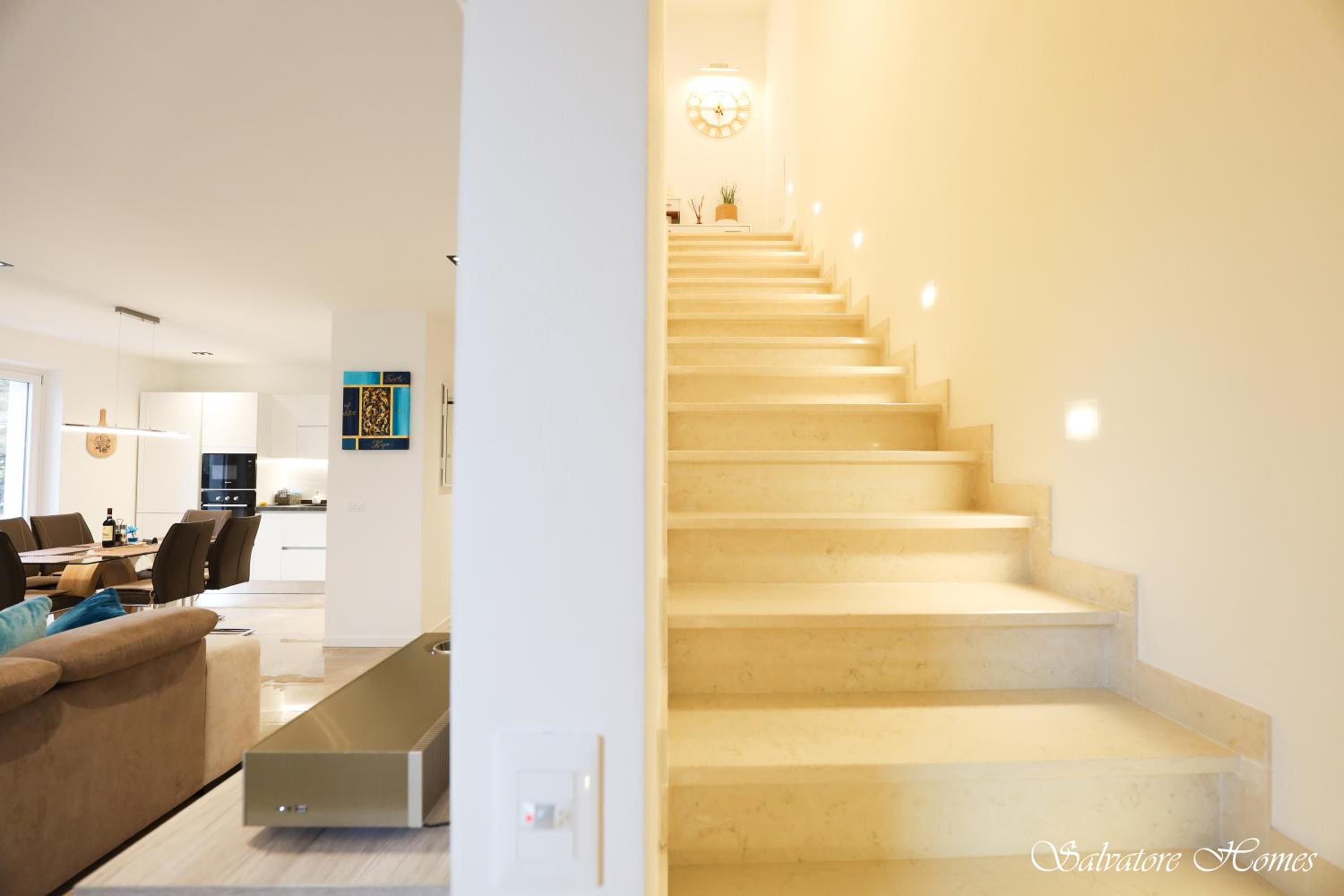 SalvatoreHomes - Luxury Villa with private Dream Garden & BBQ - Casa Palma - a 5 Star Luxury Collection at Lake Garda