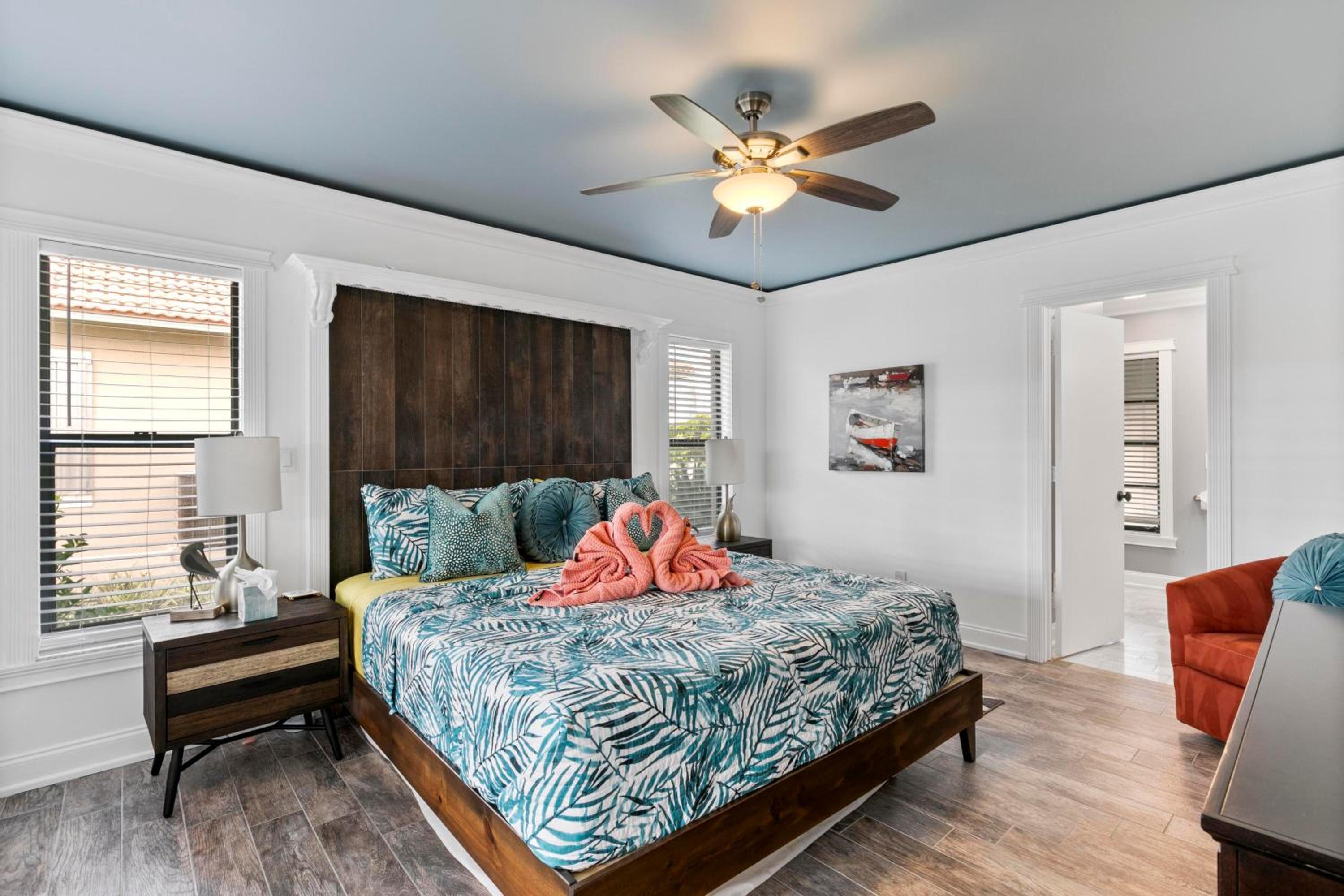 Luxurious Waterfront Oasis in Marco Island - Perfect for Families and Friends