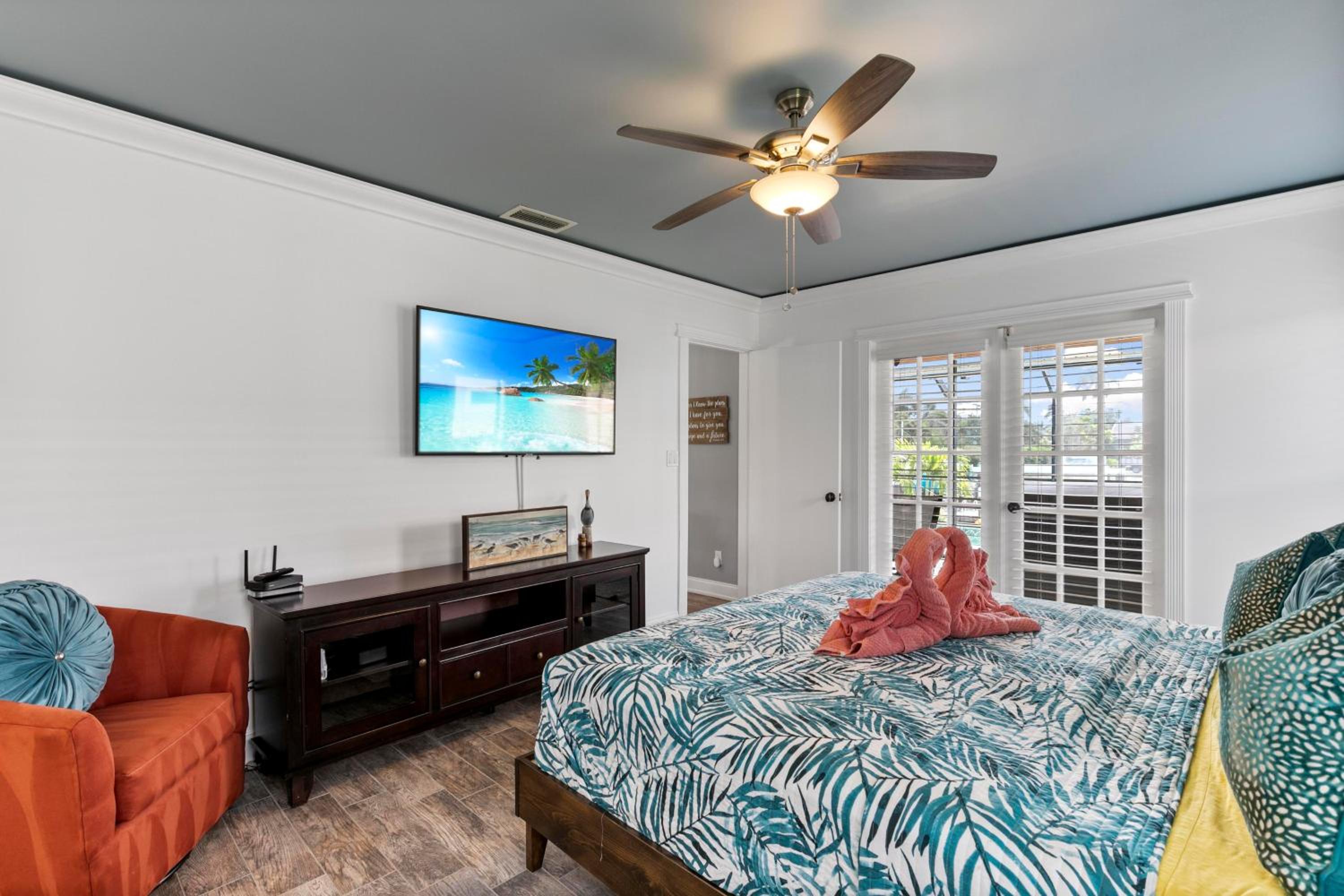 Luxurious Waterfront Oasis in Marco Island - Perfect for Families and Friends