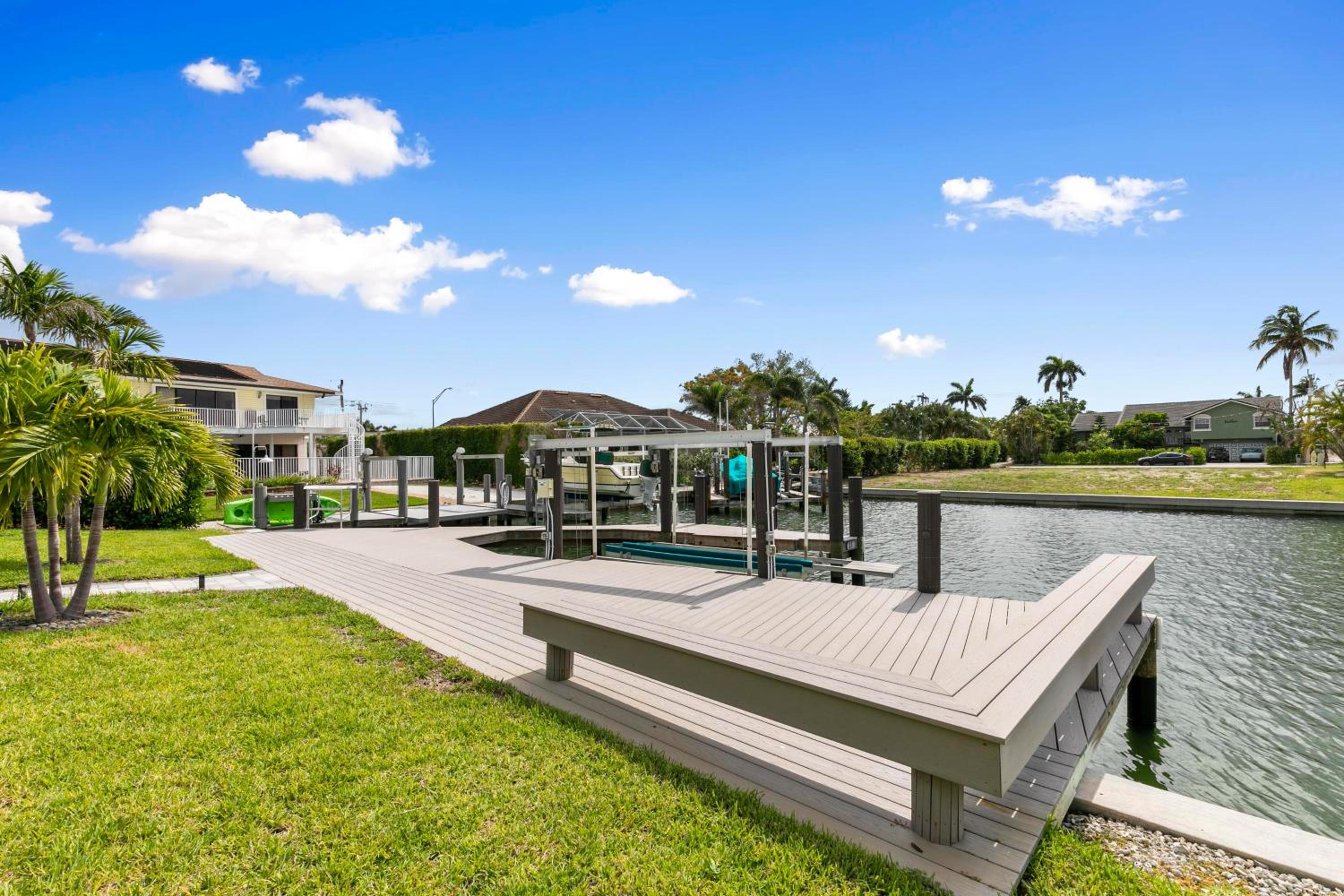 Luxurious Waterfront Oasis in Marco Island - Perfect for Families and Friends
