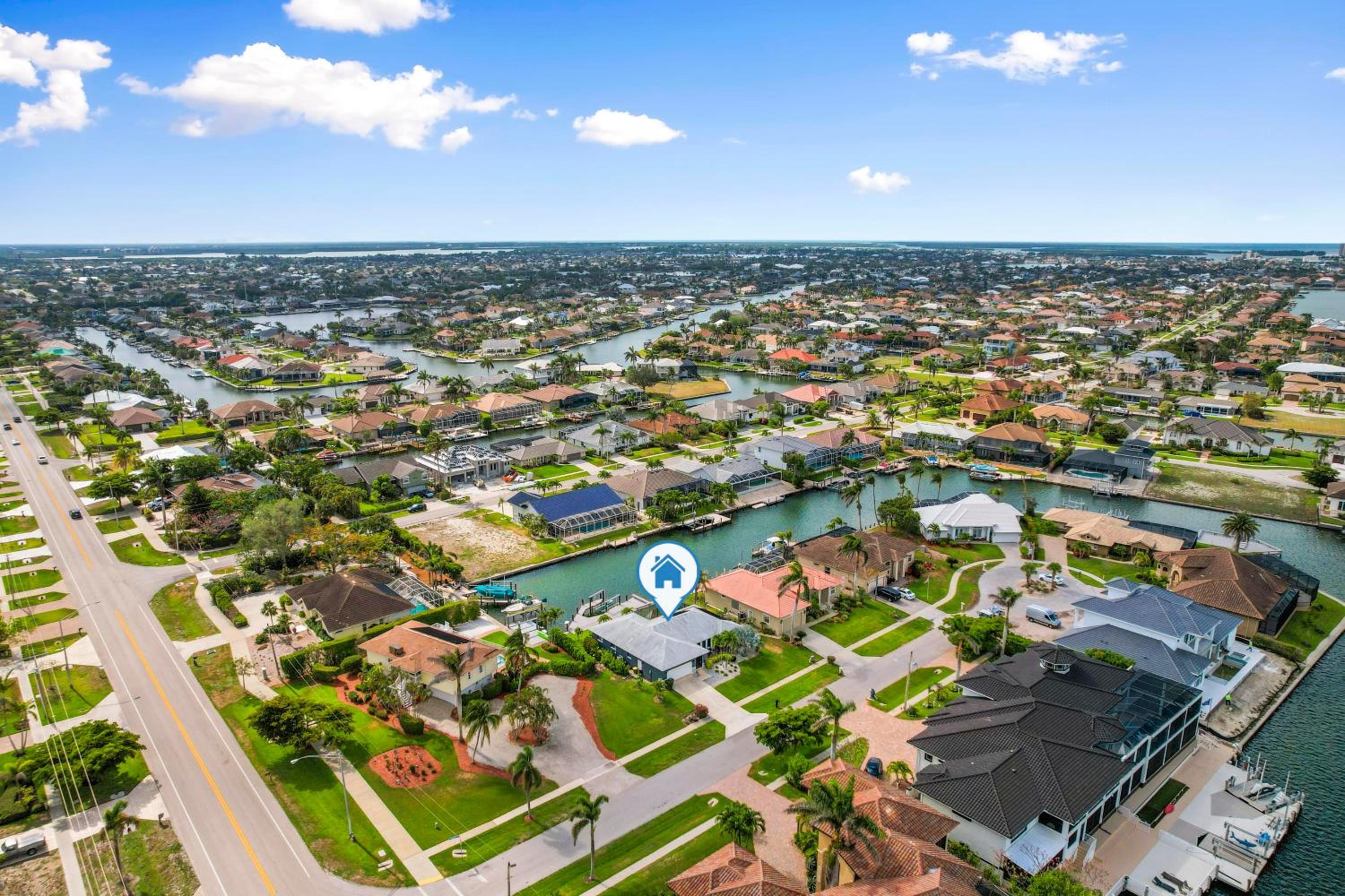 Luxurious Waterfront Oasis in Marco Island - Perfect for Families and Friends