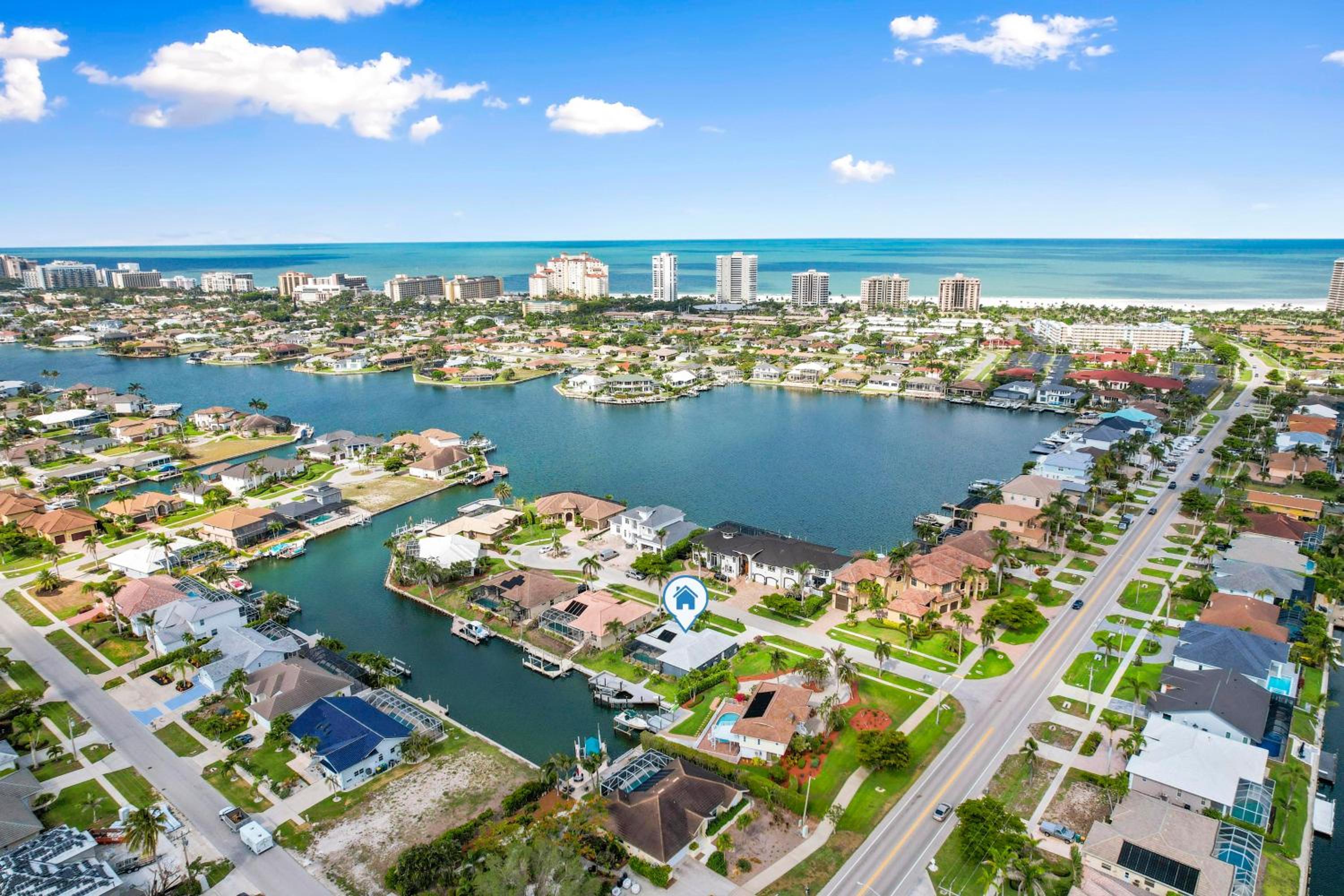 Luxurious Waterfront Oasis in Marco Island - Perfect for Families and Friends