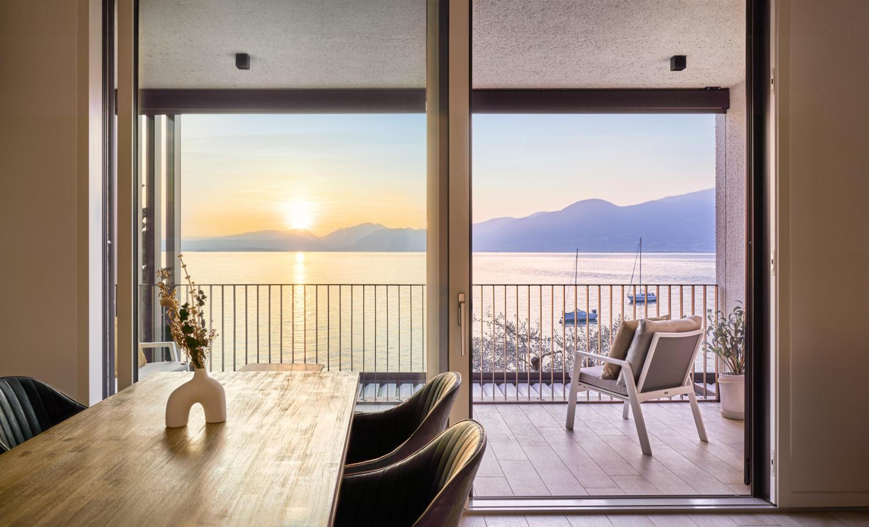 SalvatoreHomes - Luxurious Dreamview Waterfront Apartment in Torri del Benaco with Pool - Casa Azura - a 5 Star Luxury Collection at Lake Garda view 2