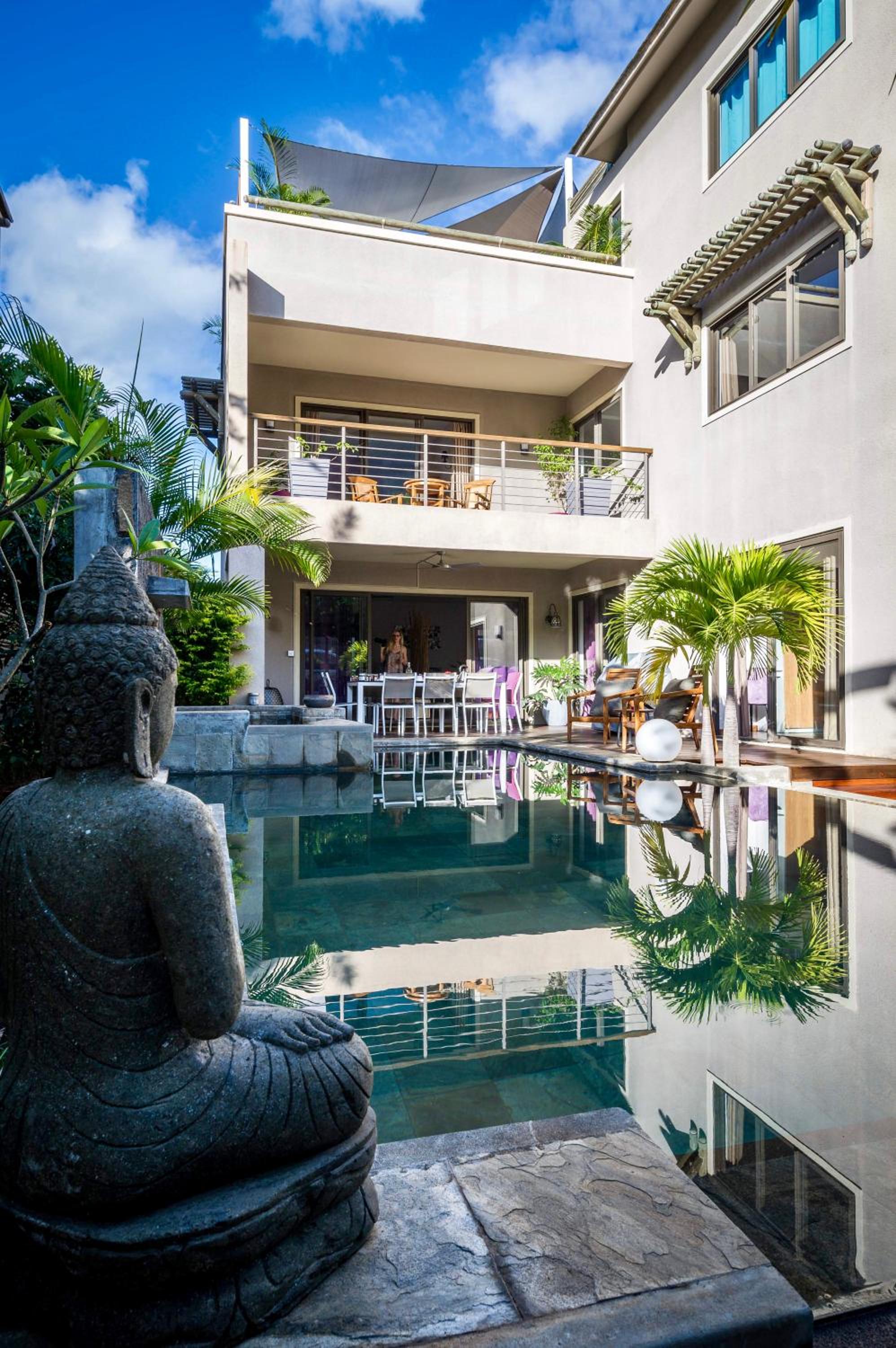 Villa 5 Bedrooms, 5 bathrooms near beach and shops view 2