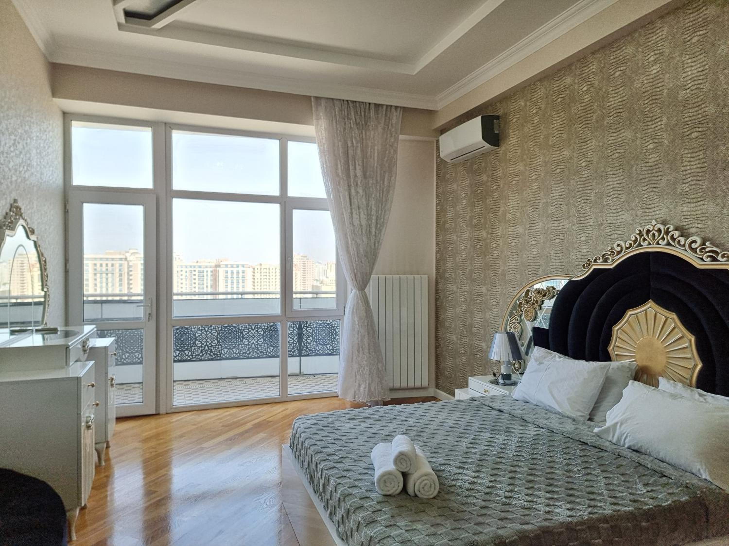 Nizami sea view