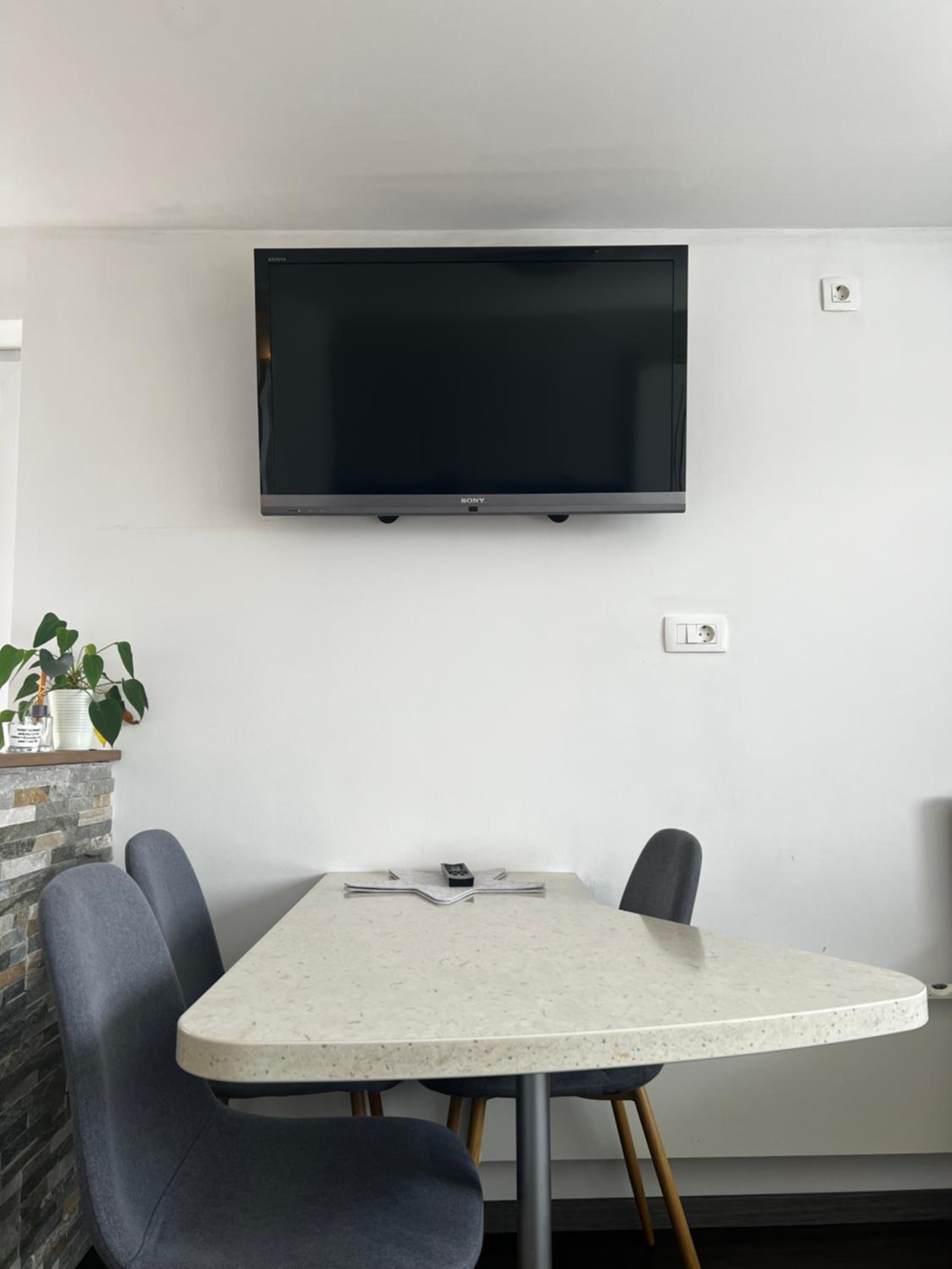 Zemva Stays - JT Apartma, free bikes, big garden with terrace