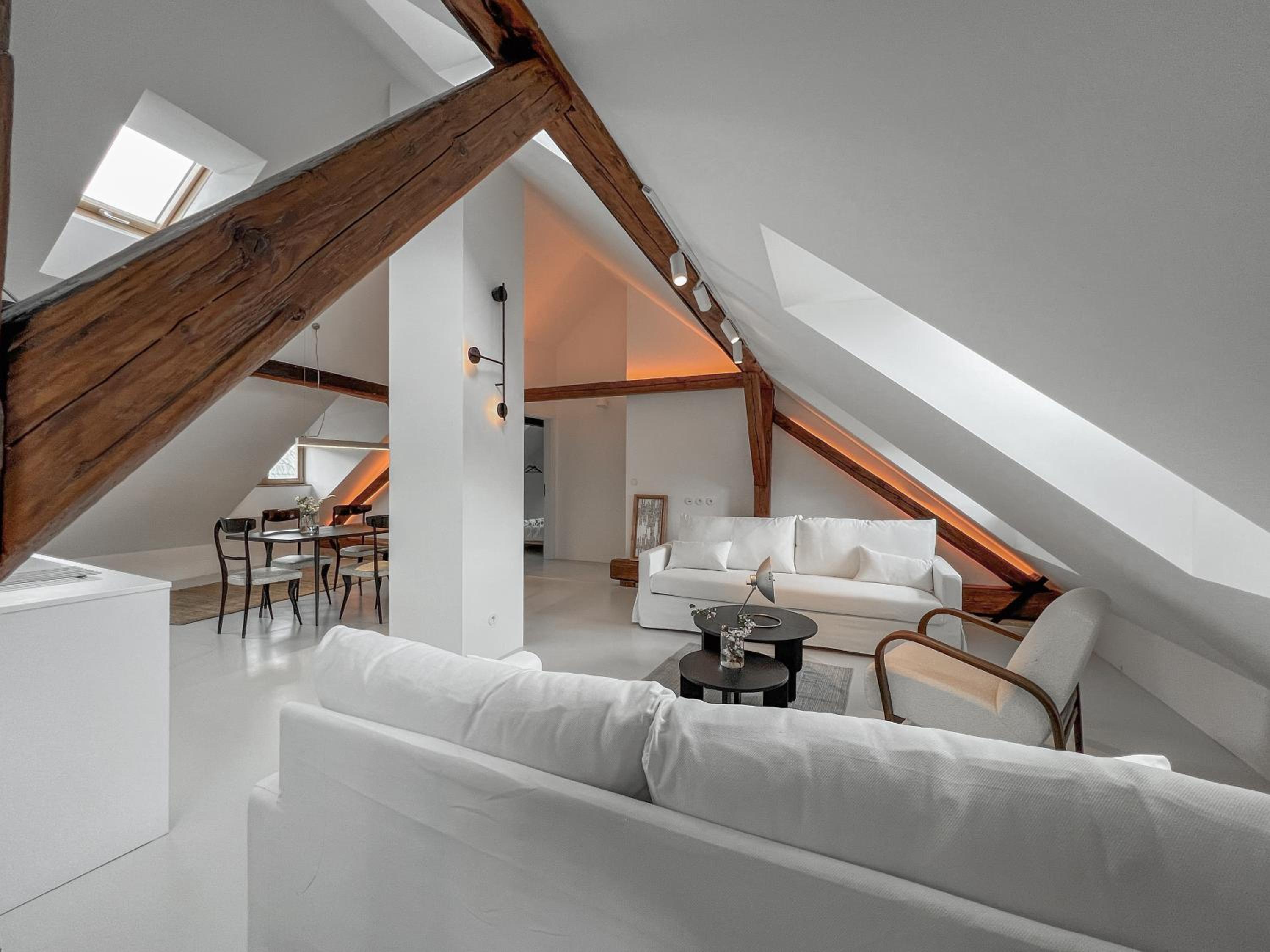 CASAROSA Attico apt 3BR, 3BA