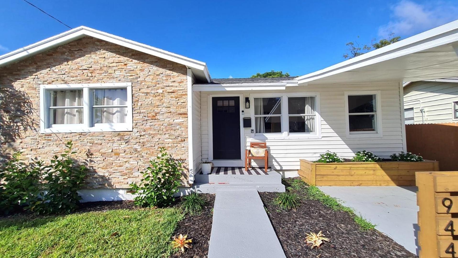 Cozy Home near Airport, BrightLine, Downtown & Beach view 2