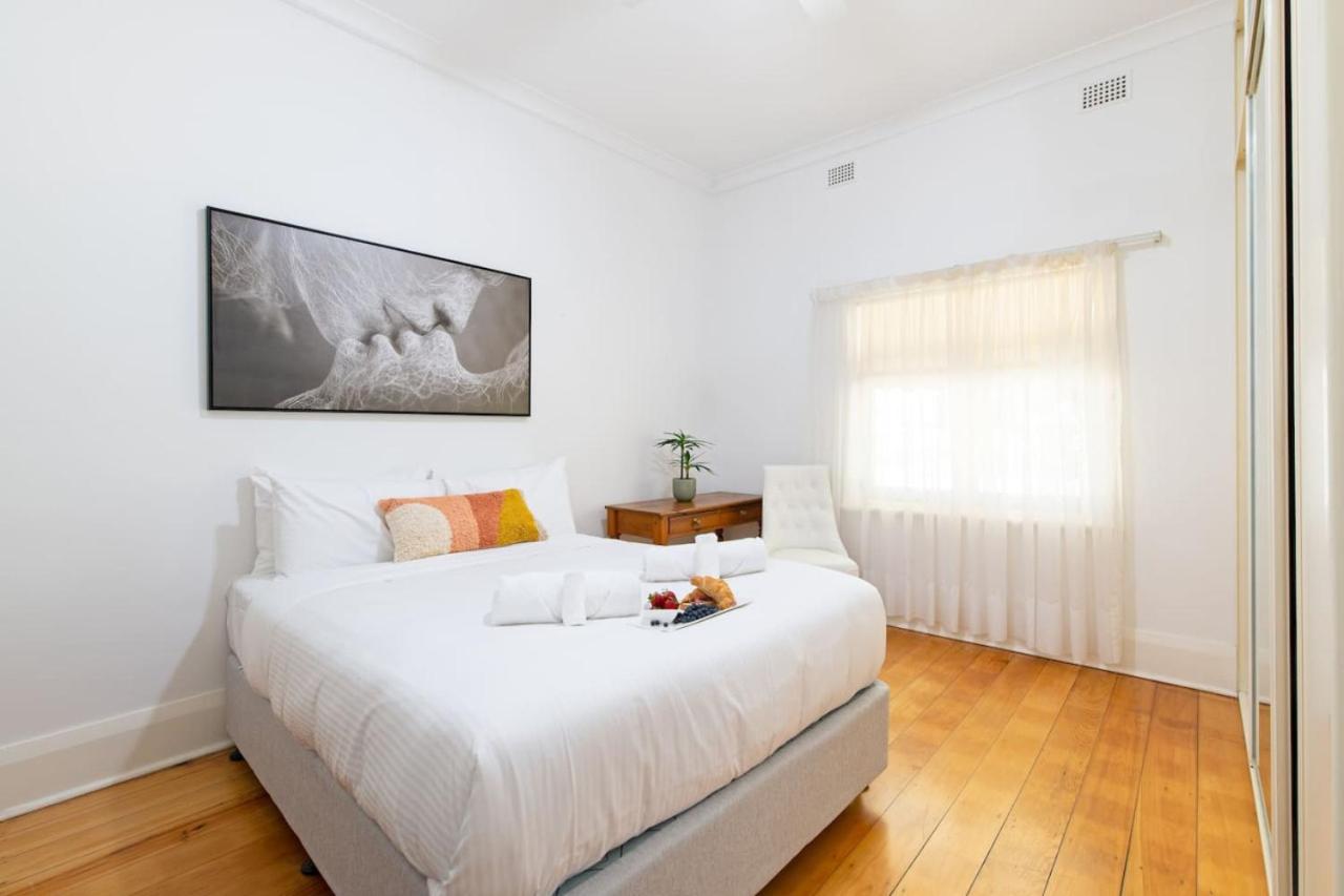 Charming 3-Bedroom Sandstone Haven with free wine