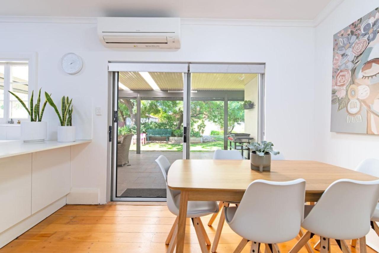 Charming 3-Bedroom Sandstone Haven with free wine