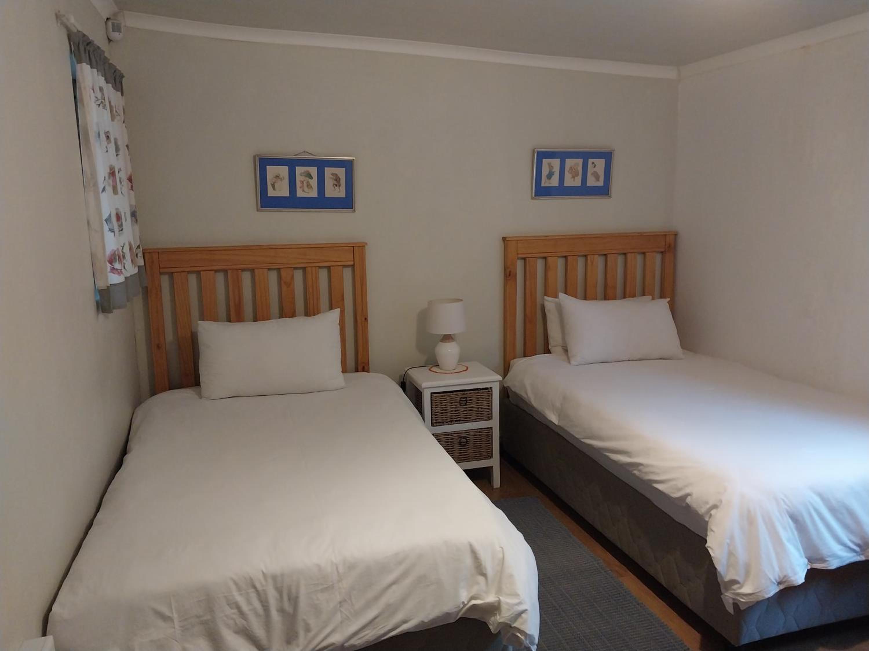 Arnheim Guest Cottage view 4