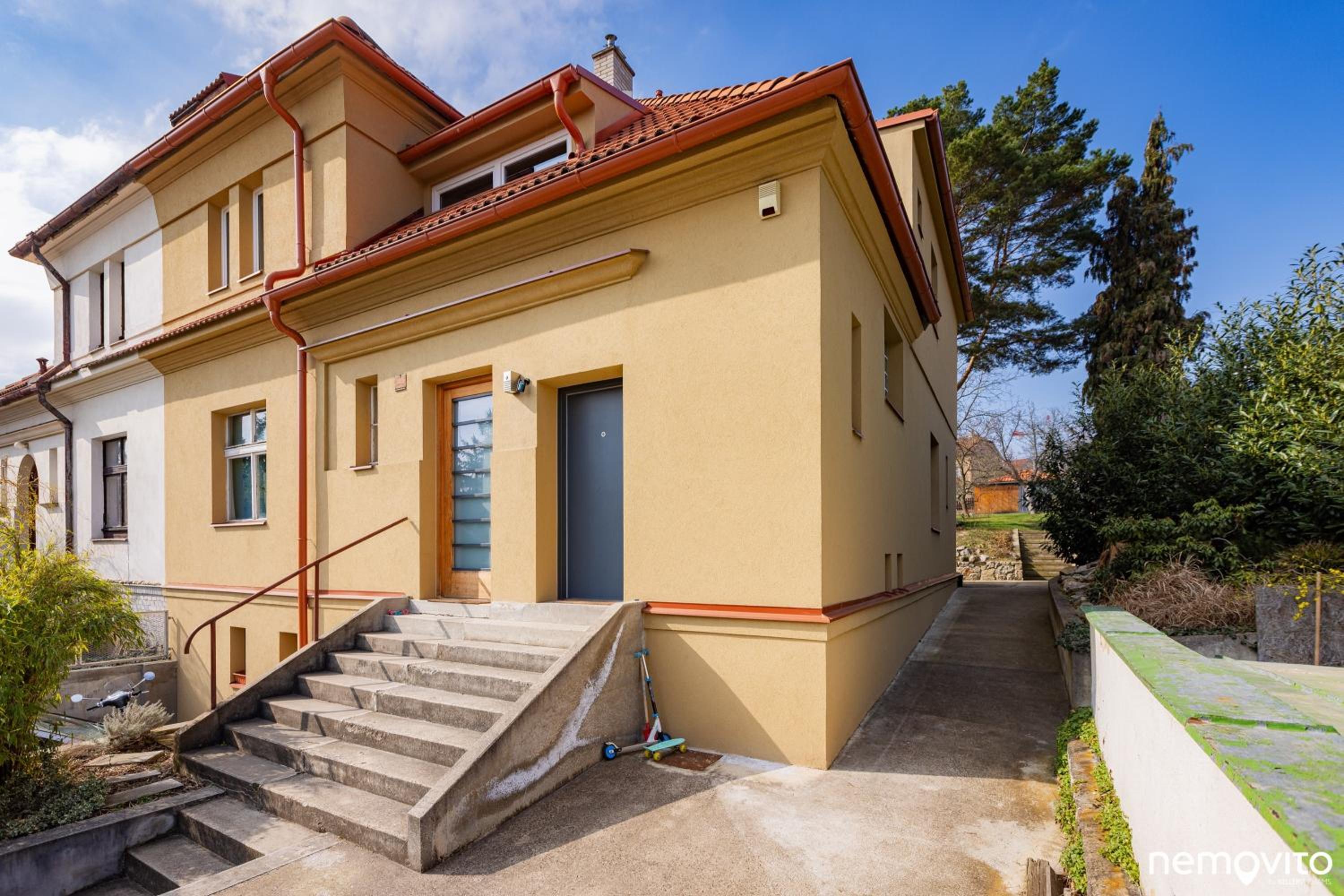 Family Friendly Spacious Two Floor B&B Prague