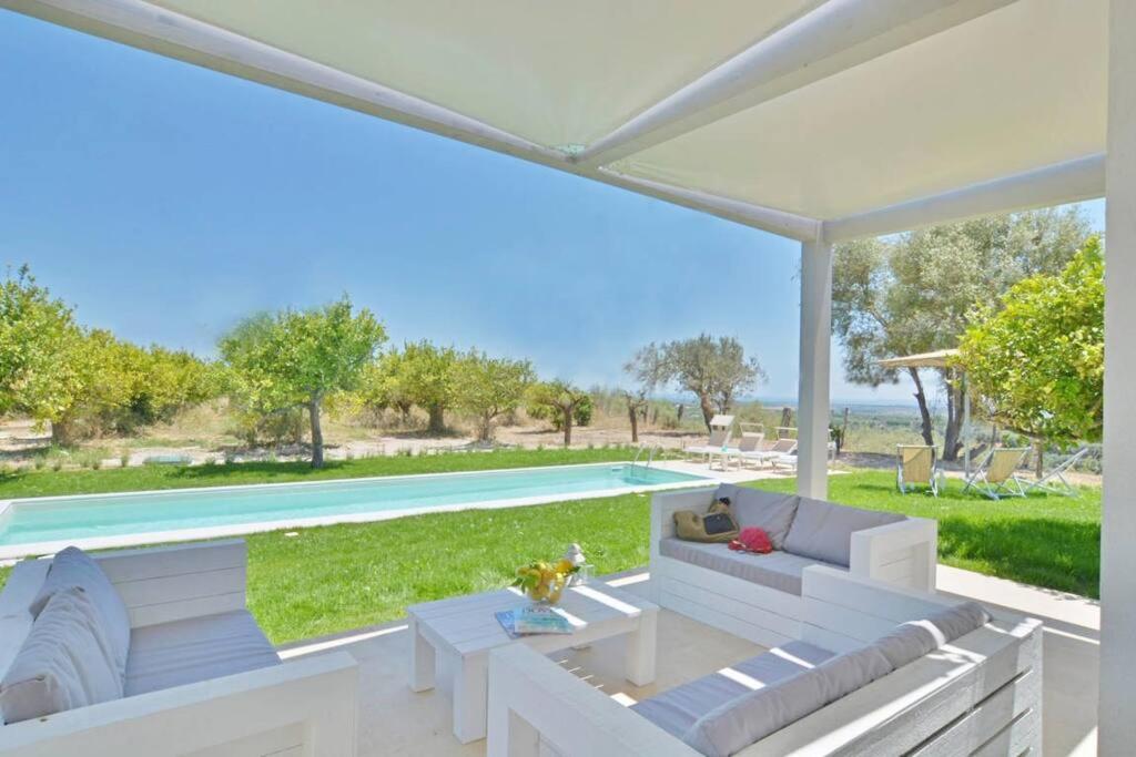 Villa Papeda-Tenuta il Cavaliere d'Italia Noto-vista fronte mare e piscina privata view 4