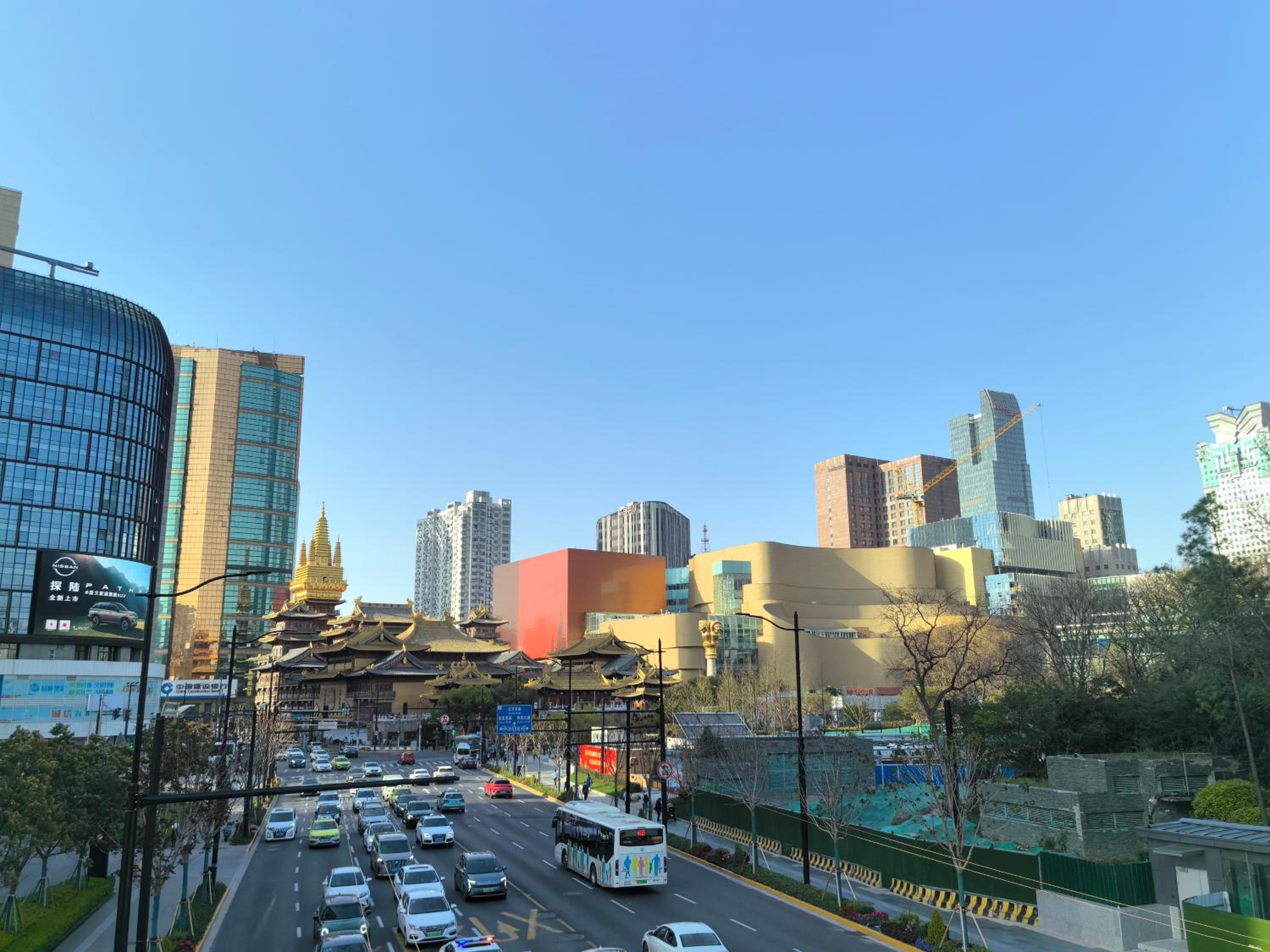 Yi Du Home with City View-3-Min Walk to Jingan Temple Metro & Mall