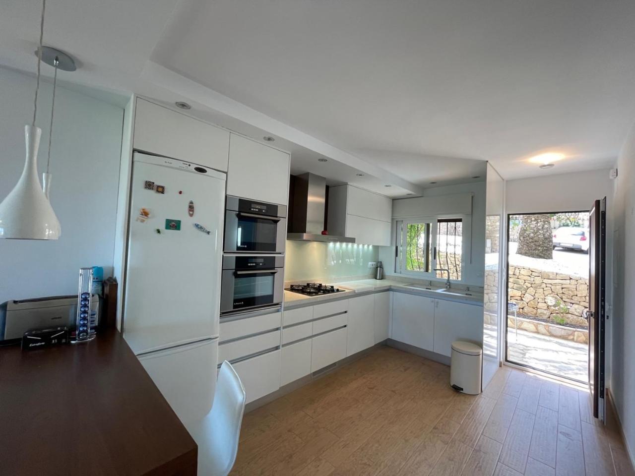 Adosado en urbanización con piscina y magnificas vistas a Denia