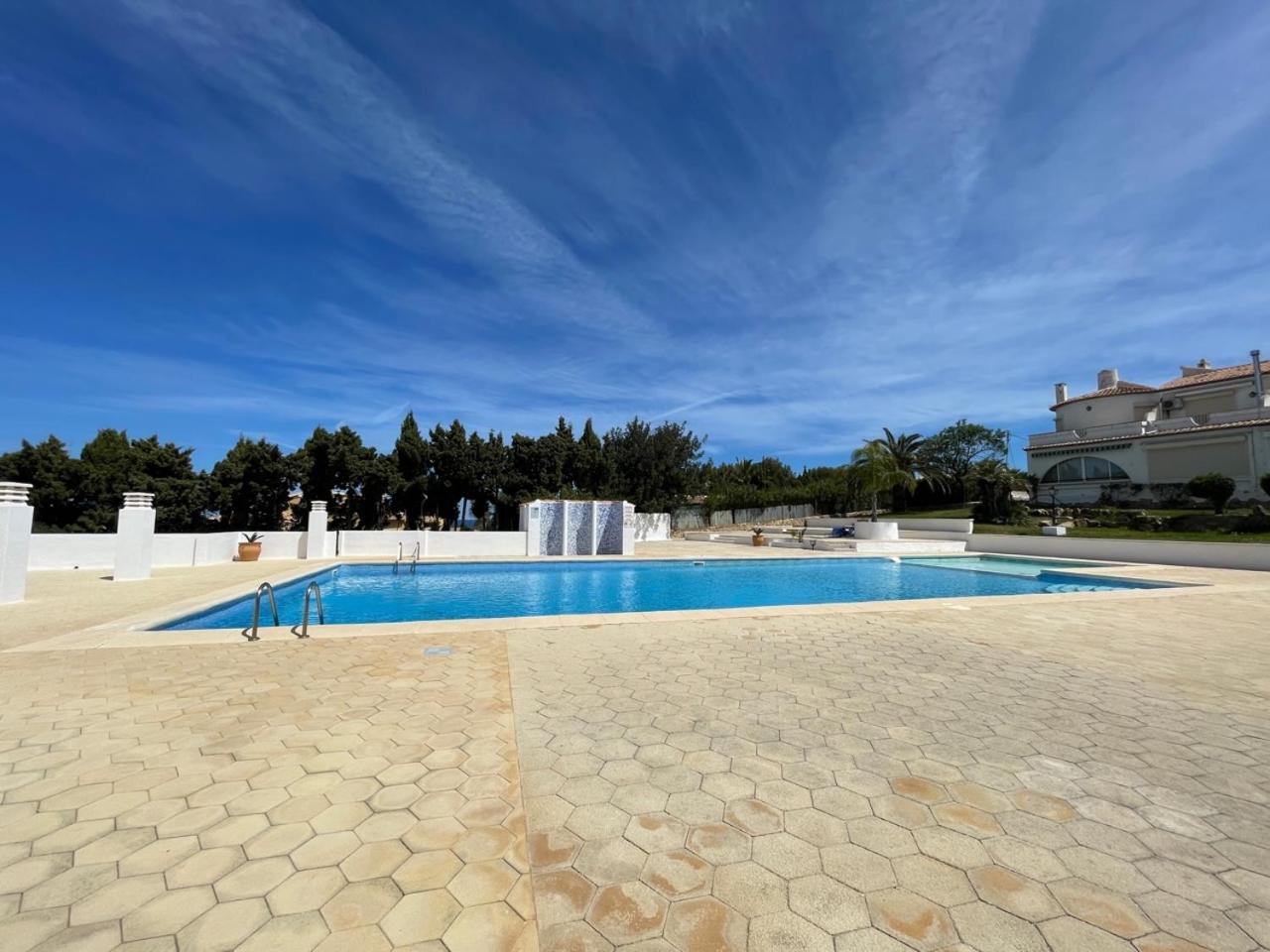 Adosado en urbanización con piscina y magnificas vistas a Denia