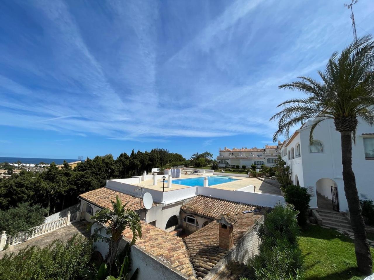 Adosado en urbanización con piscina y magnificas vistas a Denia