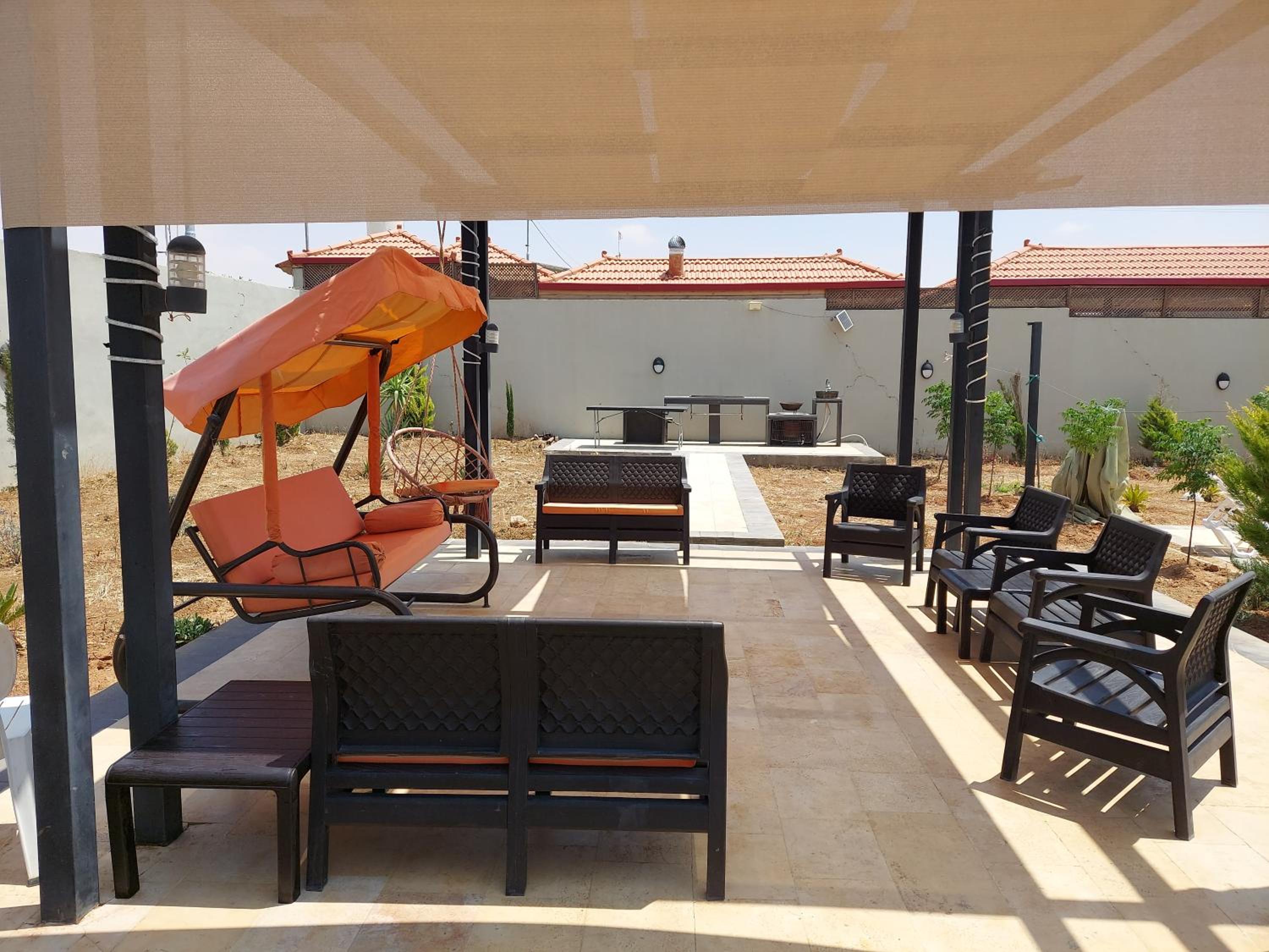 Giving Paradise Chalet view 3