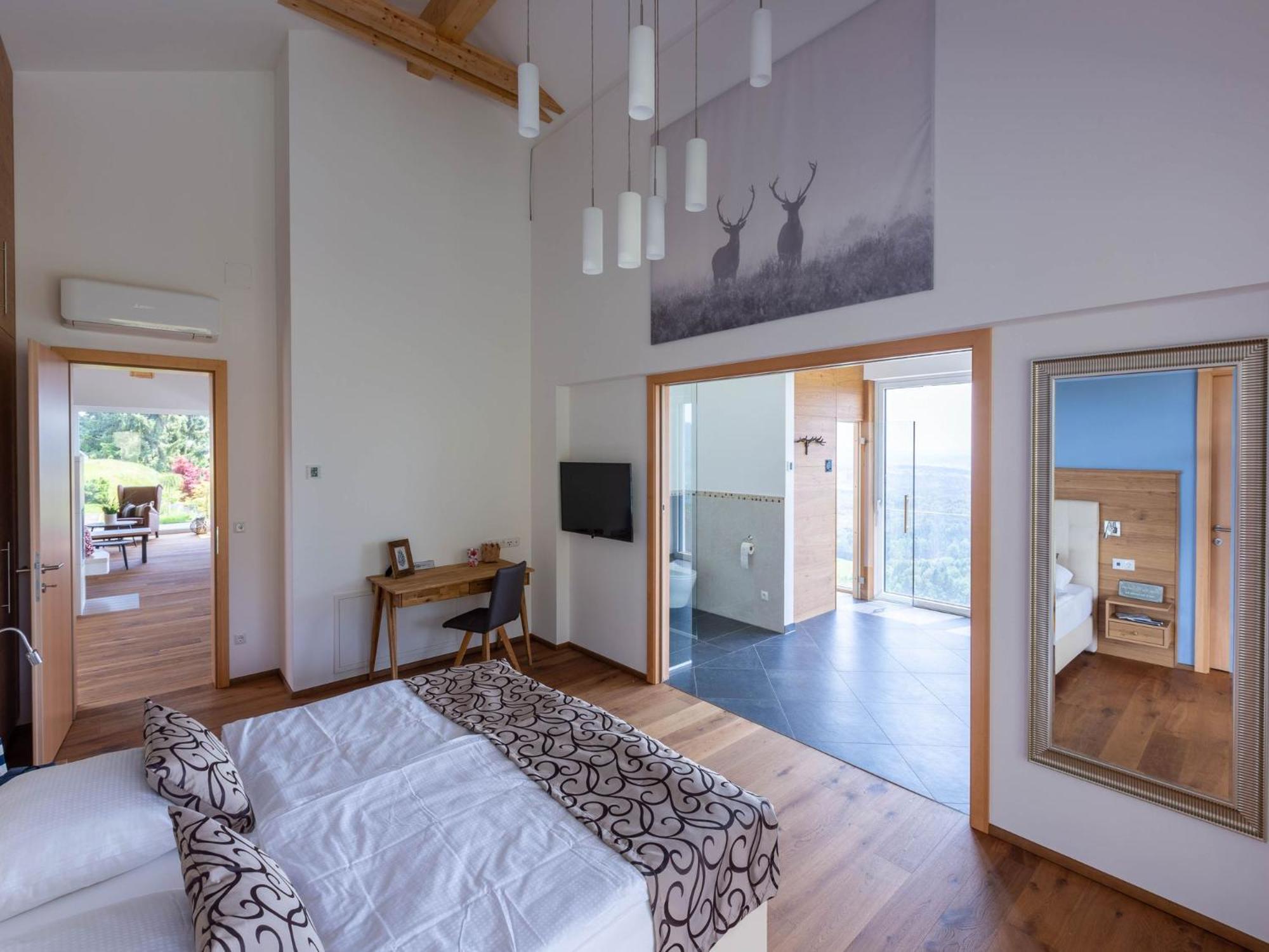 Greim15 --- ganzes Ferienhaus mit Fernsicht, Pool, Wellness