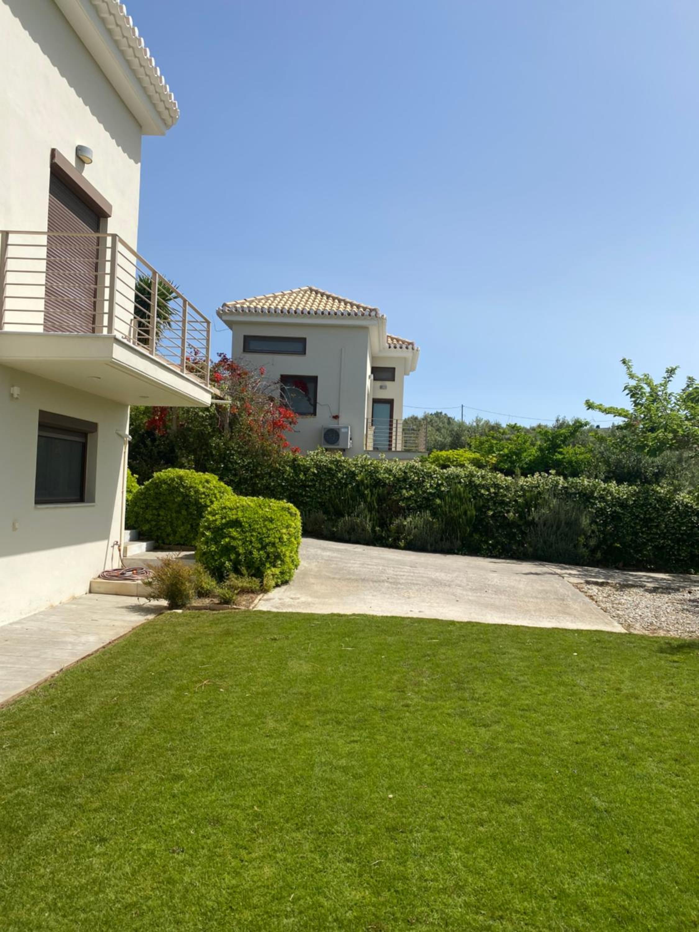 Golf View Apartment view 3