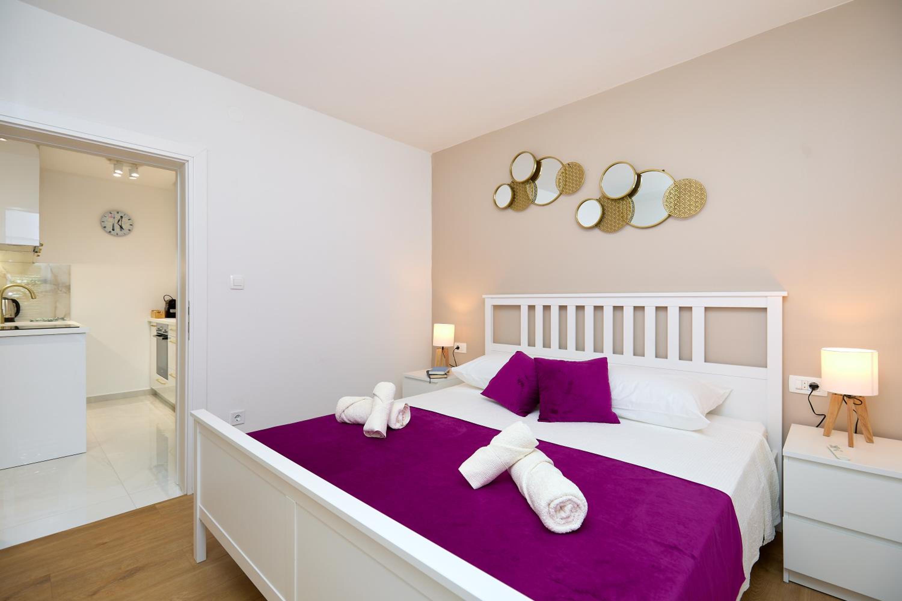 GOLDEN ROSE - walking distance 1 km from old town