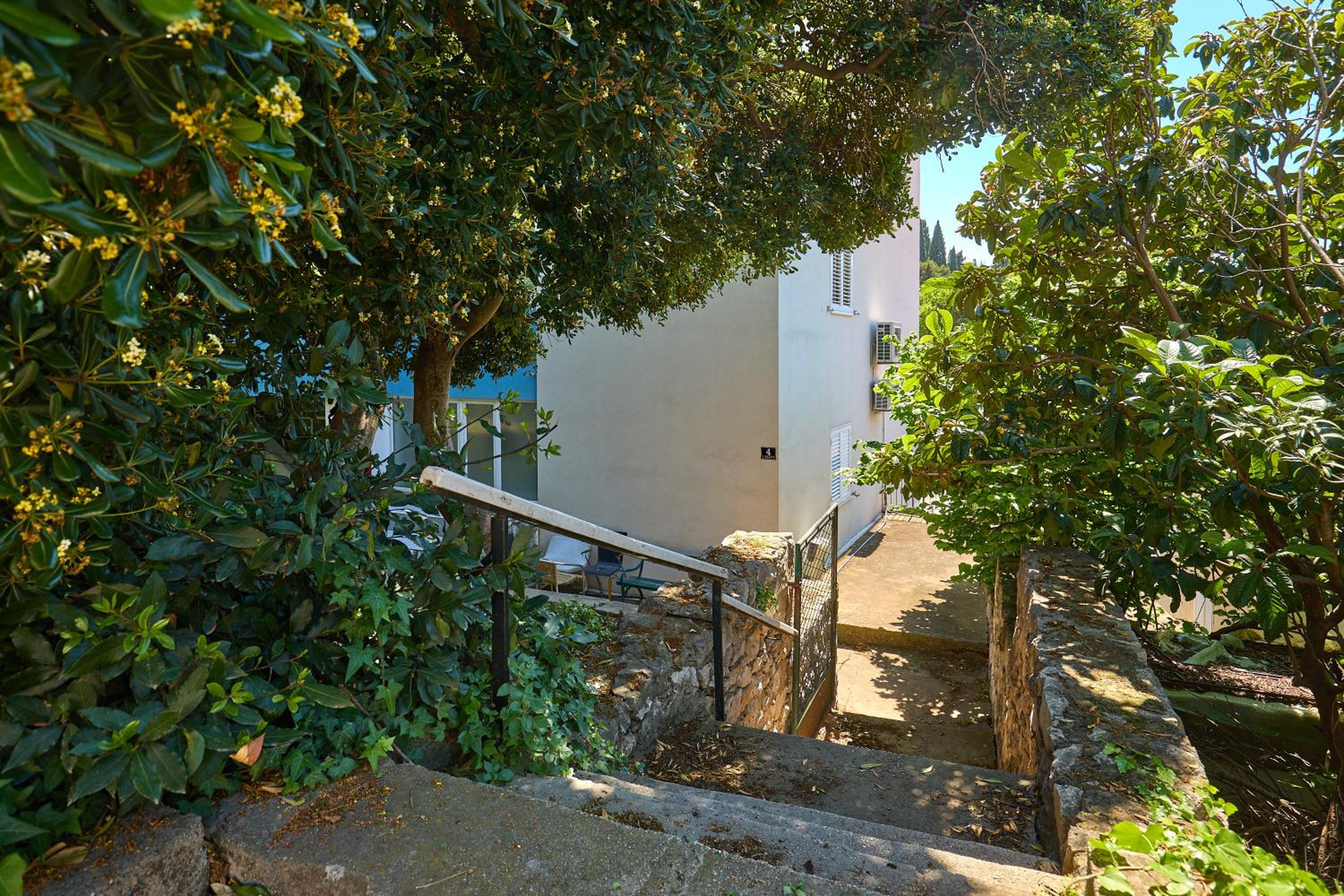 GOLDEN ROSE - walking distance 1 km from old town