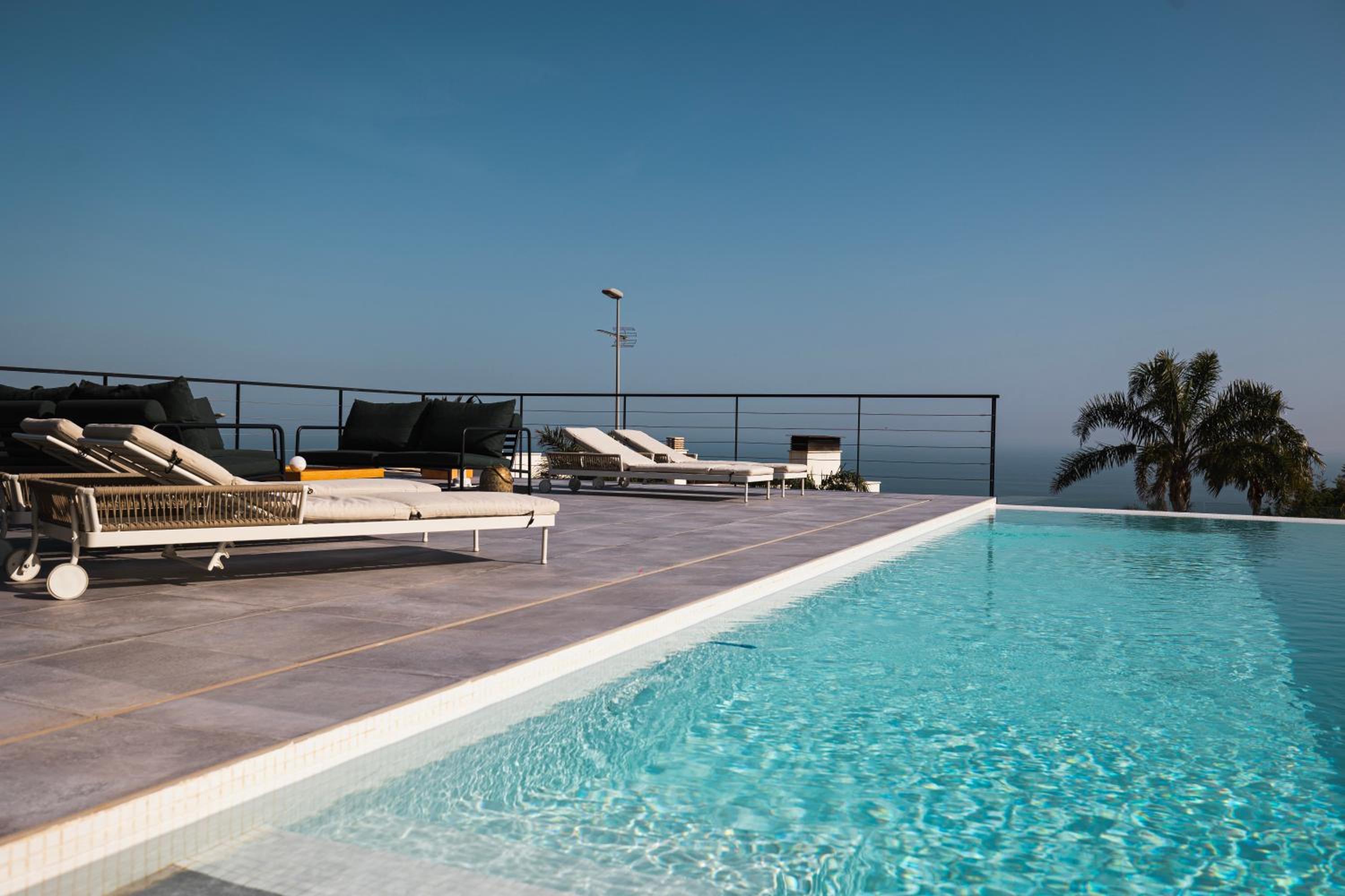 Villa Boudha · Benalmadena oasis with private pool view 4