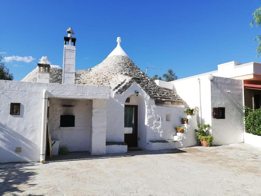 Trullo negli ulivi view 3
