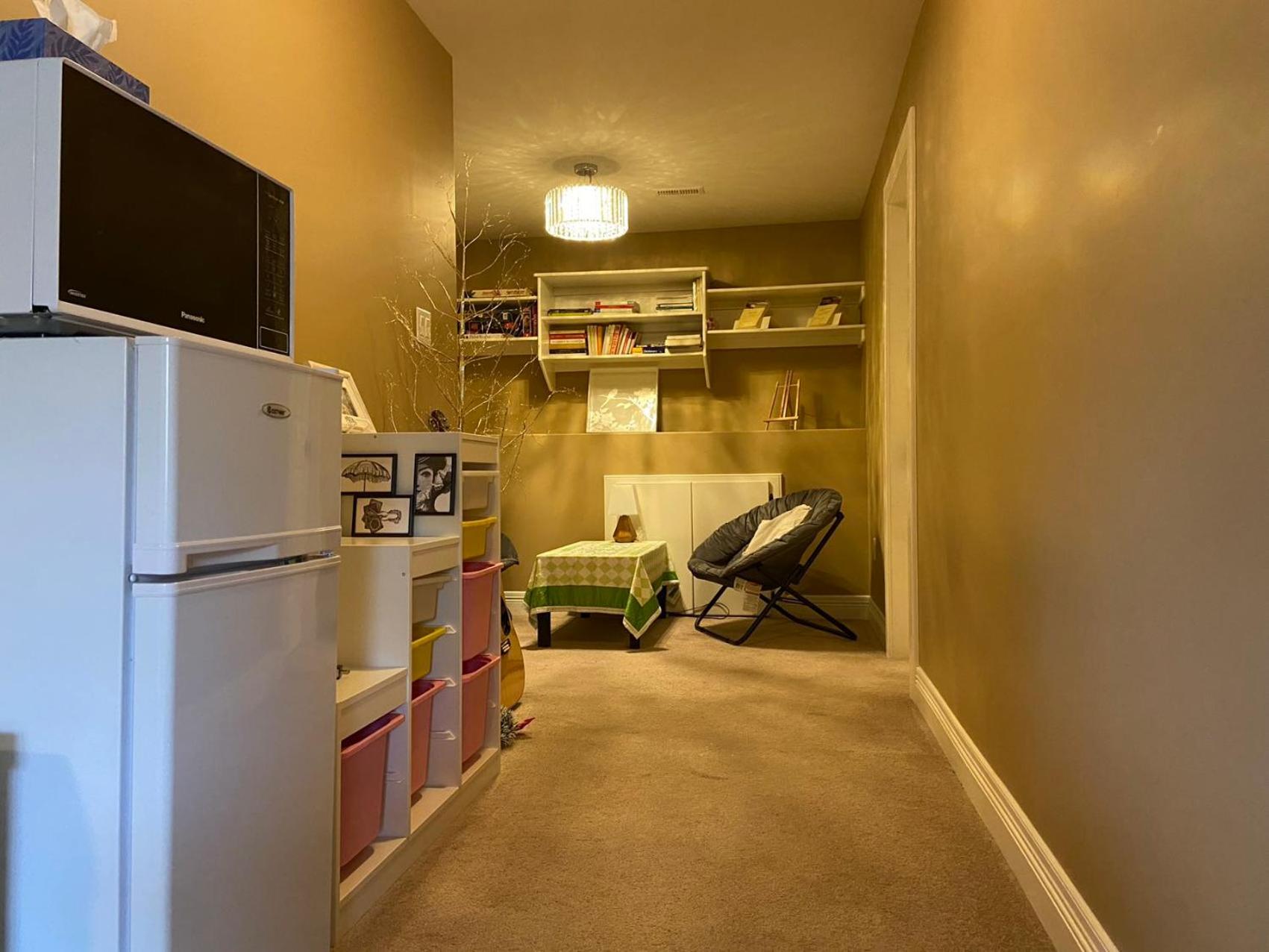 Cozy and stylish entire suite in Halifax