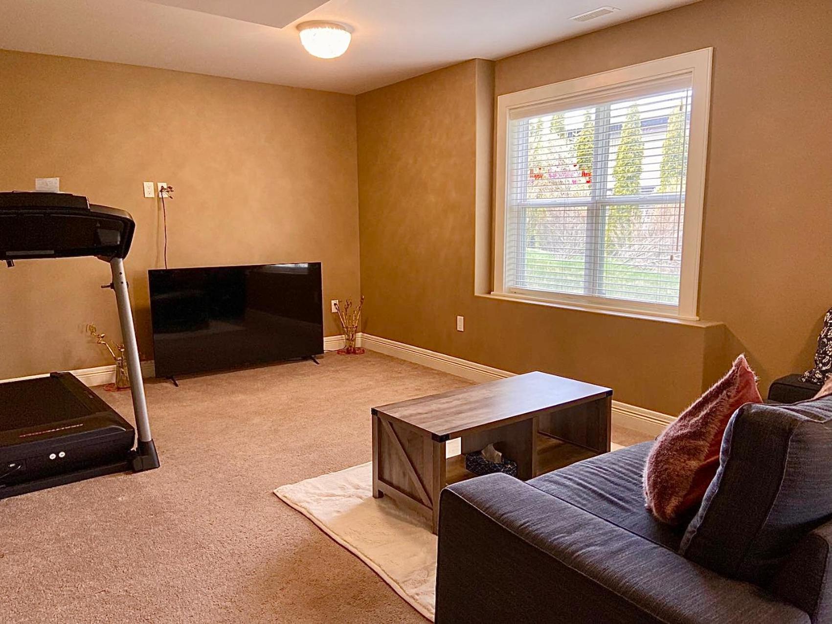 Cozy and stylish entire suite in Halifax