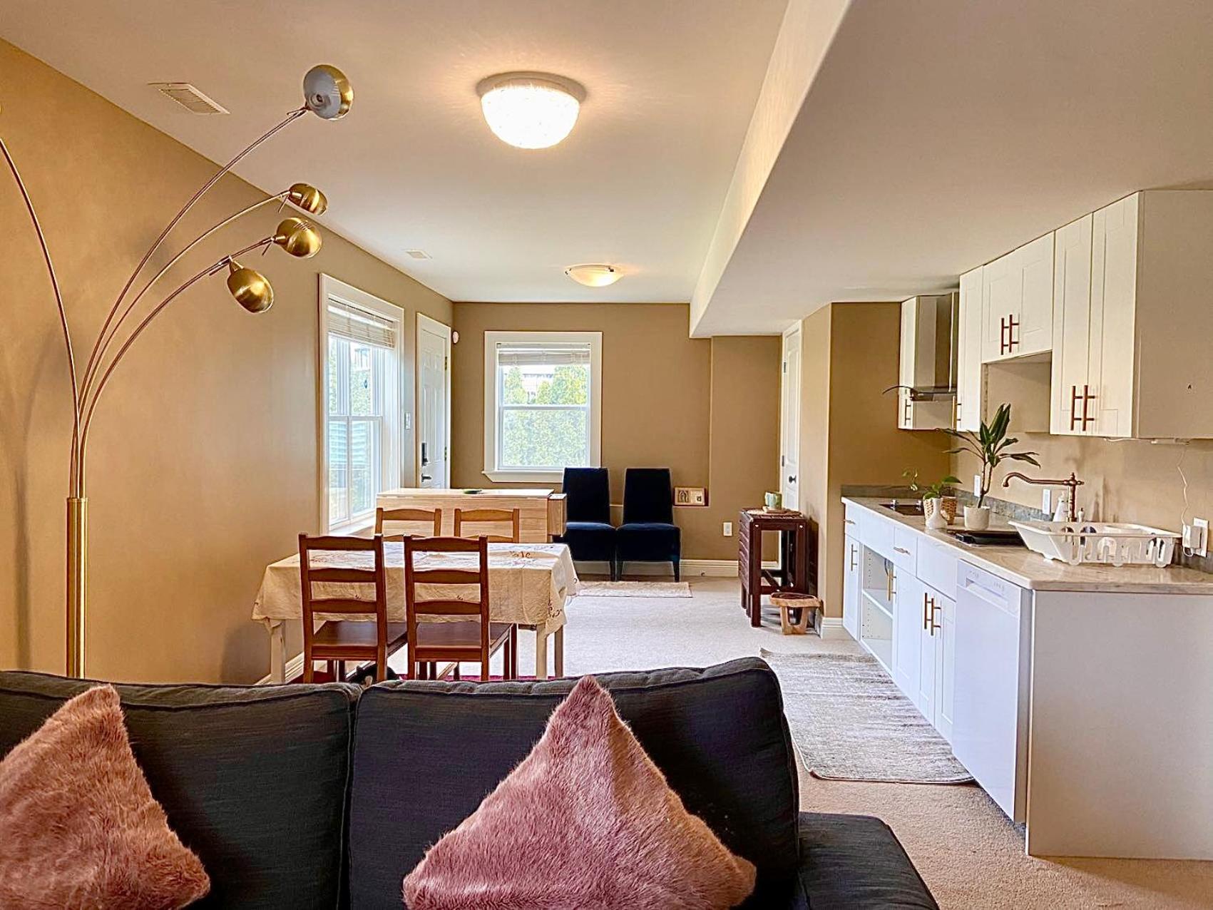 Cozy and stylish entire suite in Halifax