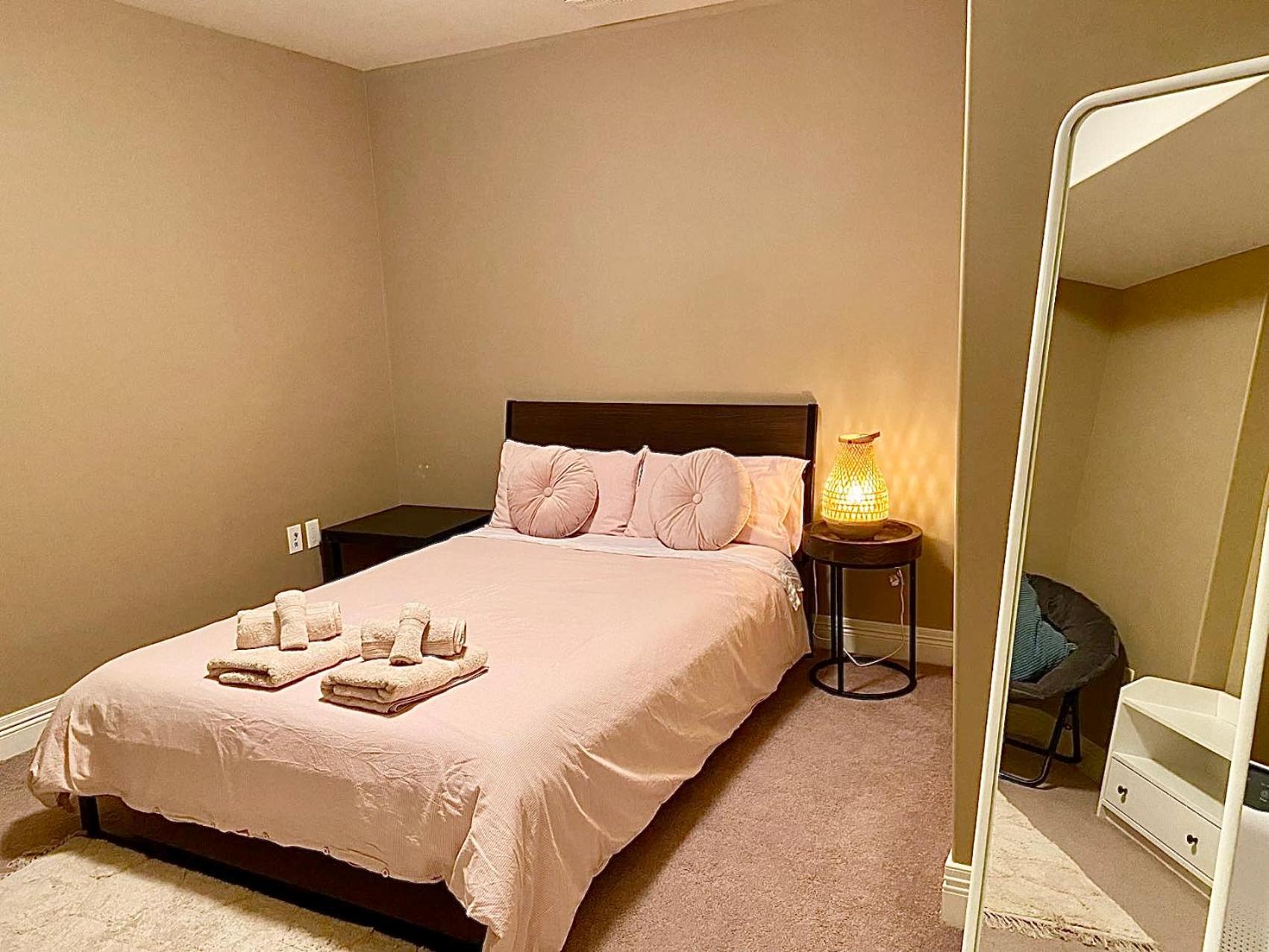 Cozy and stylish entire suite in Halifax