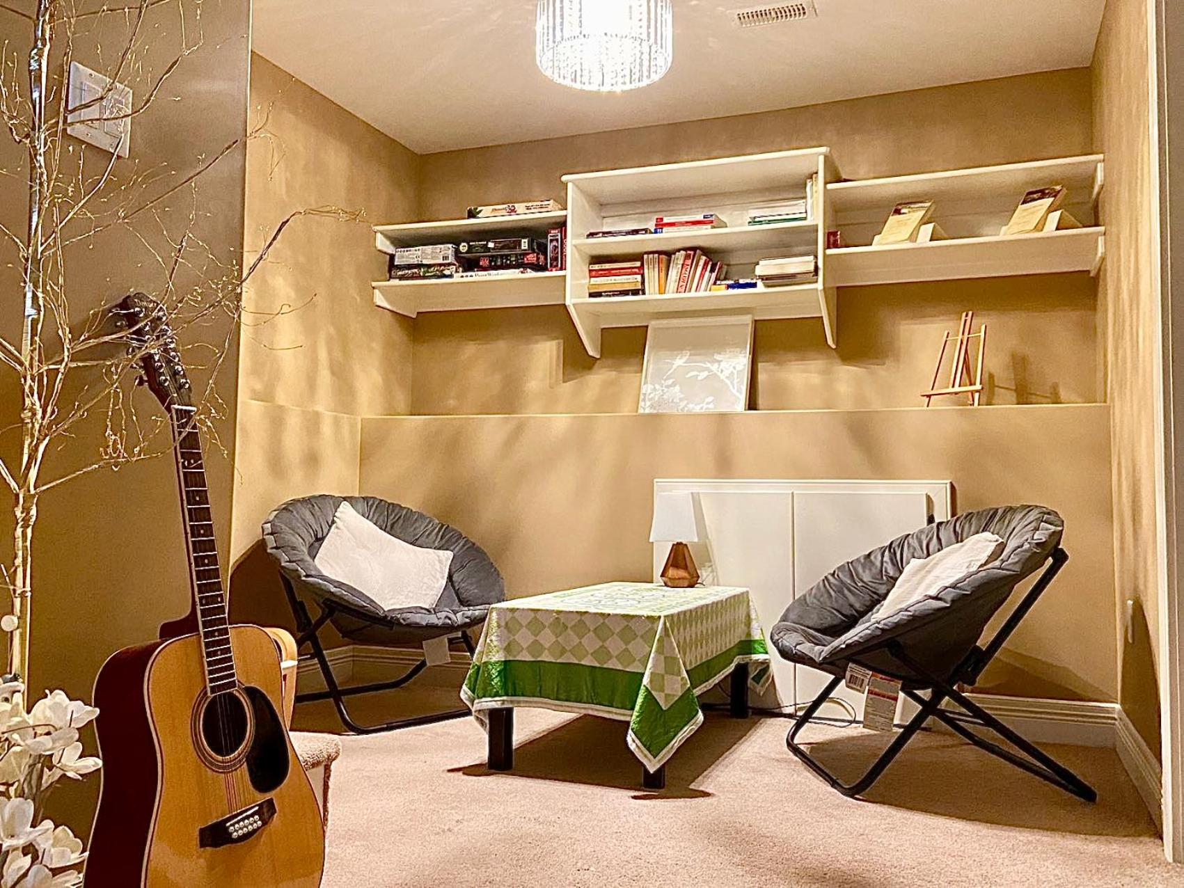 Cozy and stylish entire suite in Halifax