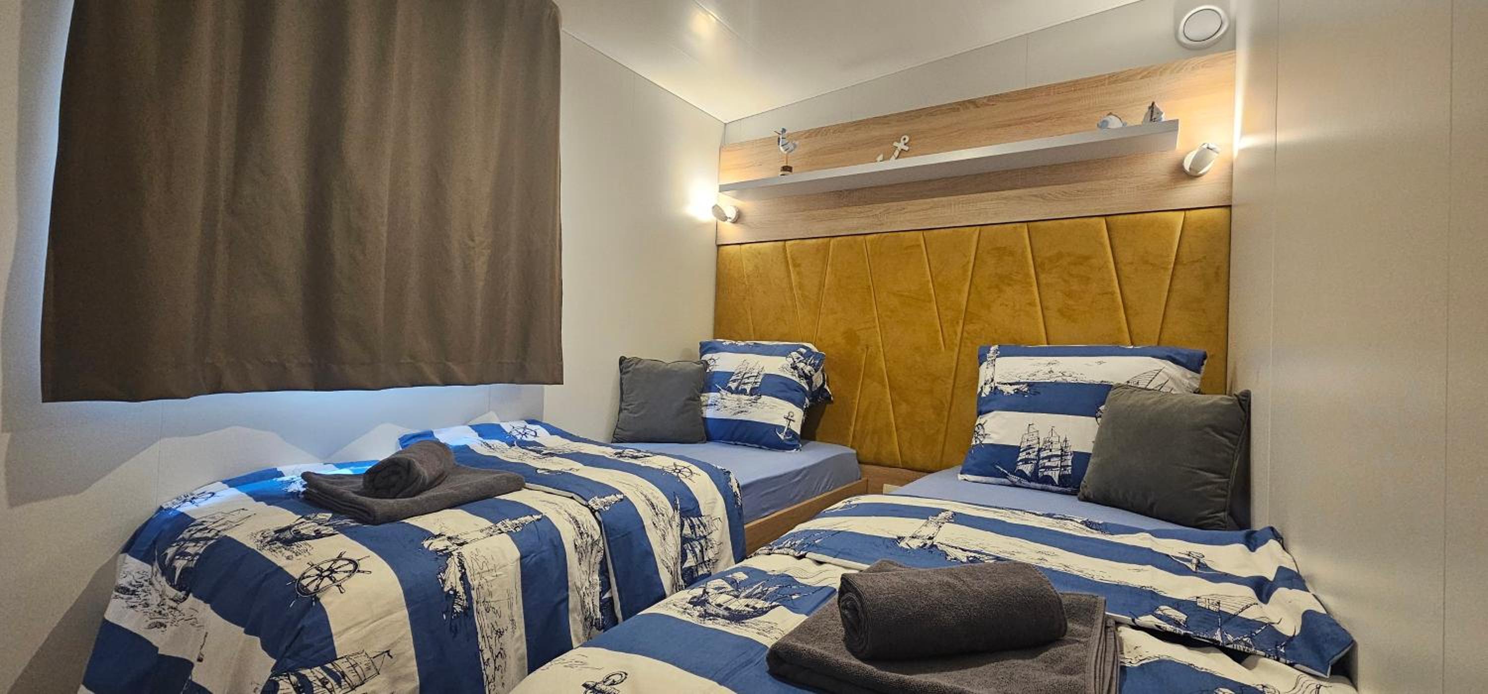 250 mobile home Selce