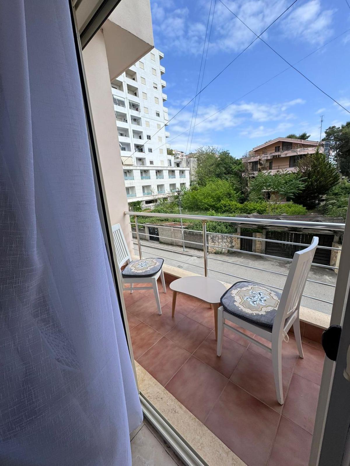 Durres Lovely Apartment with Balcony