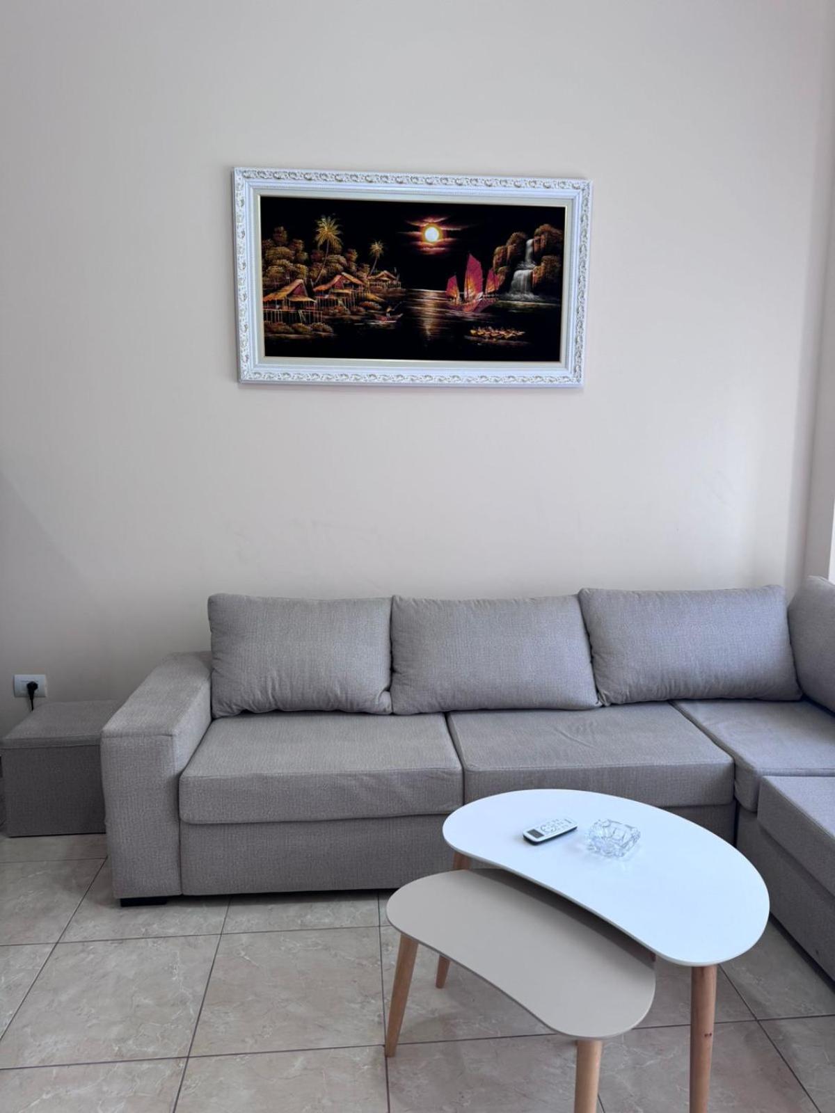 Durres Lovely Apartment with Balcony