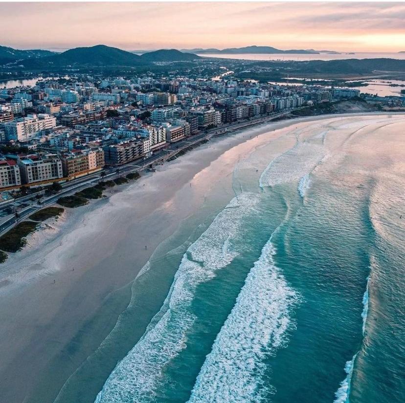 Apartamento Cabo Frio Praia do Forte pé na areia
