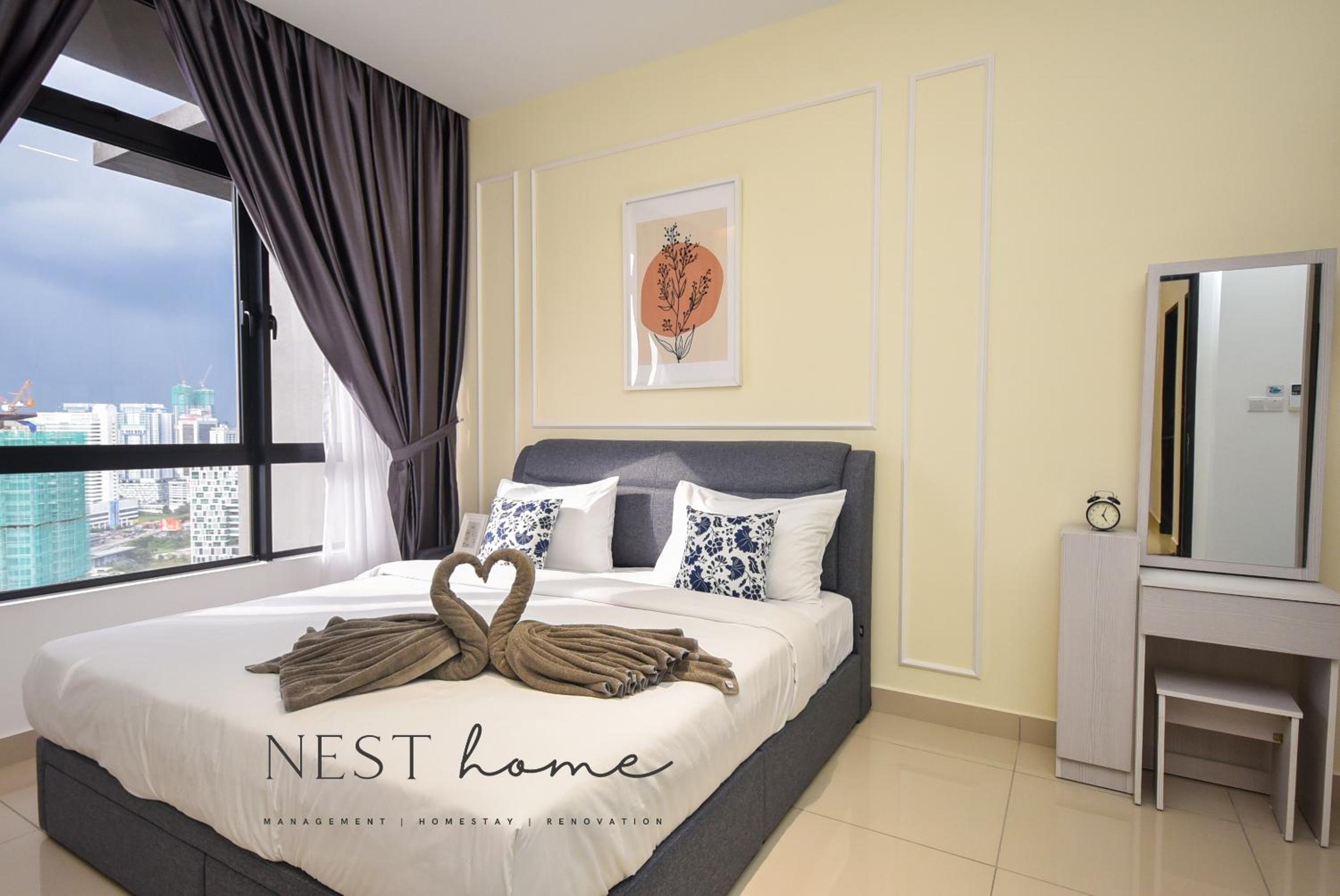 Twin Tower Residence by Nest Home【5 mins walk to CIQ】