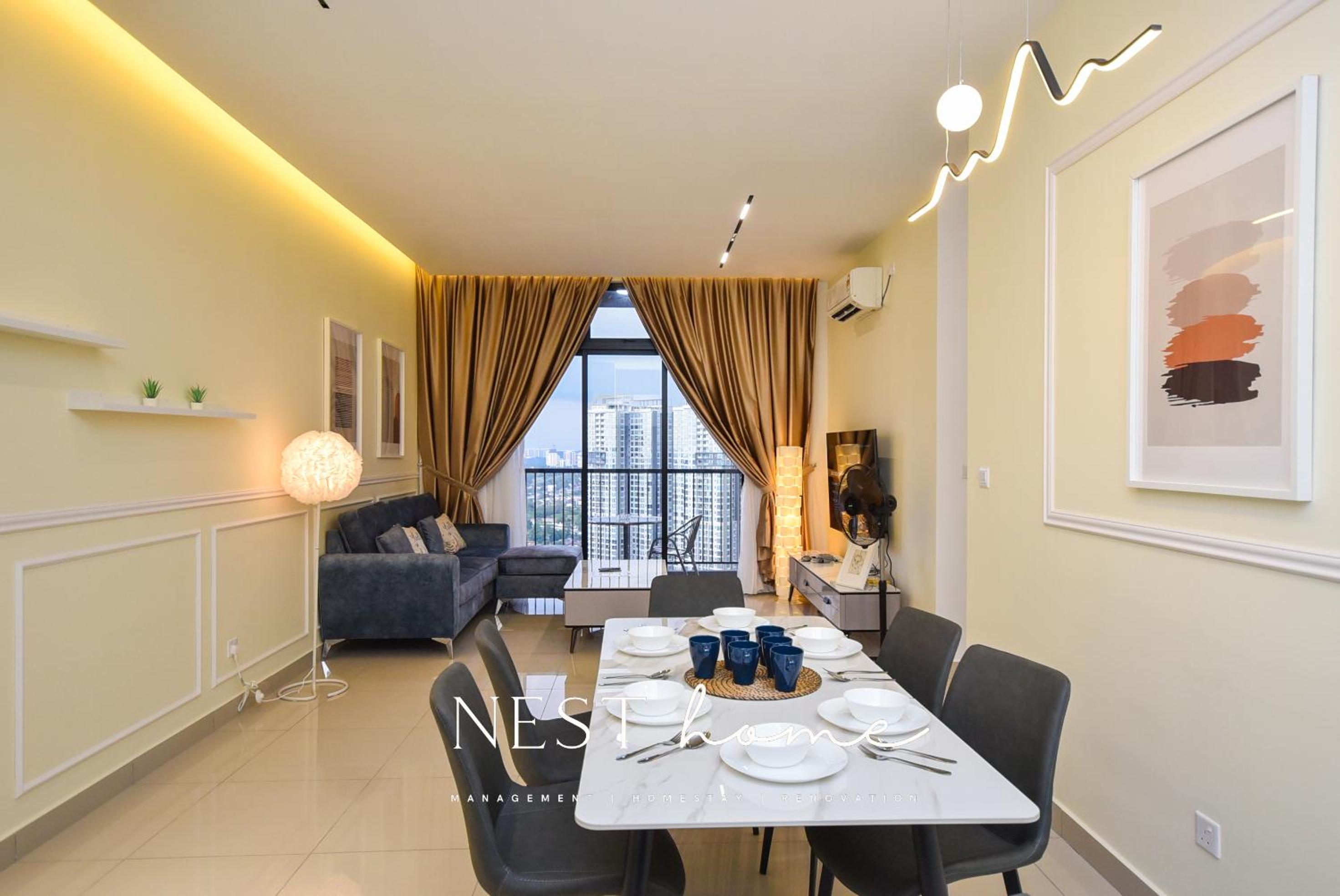 Twin Tower Residence by Nest Home【5 mins walk to CIQ】