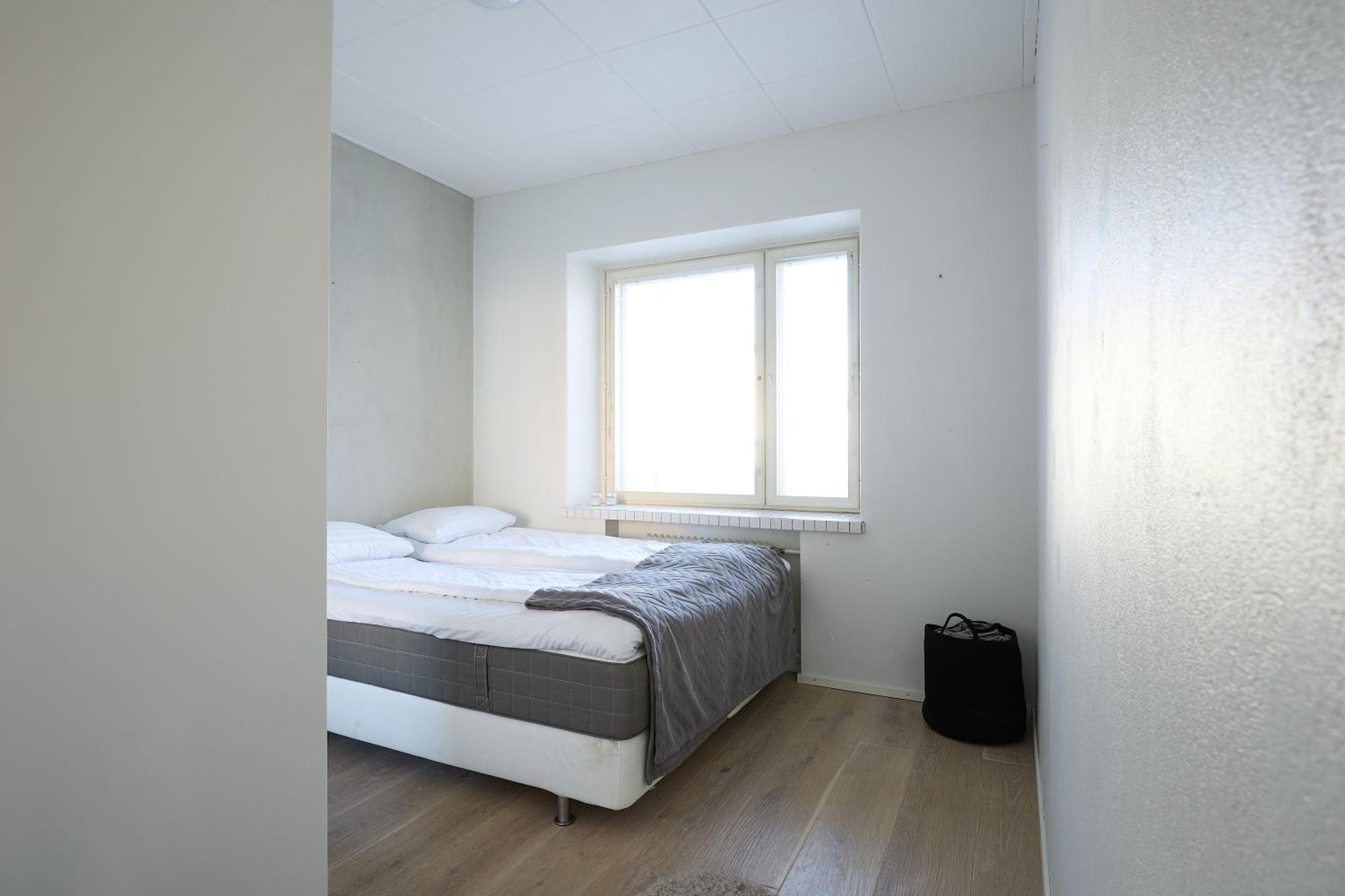 Harmony two-room condo near bus- and railwaystation view 5