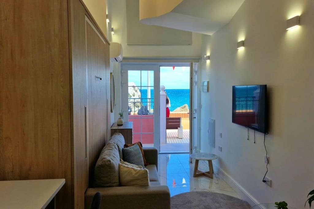 Beachfront Studio-Hosted by Sweetstay