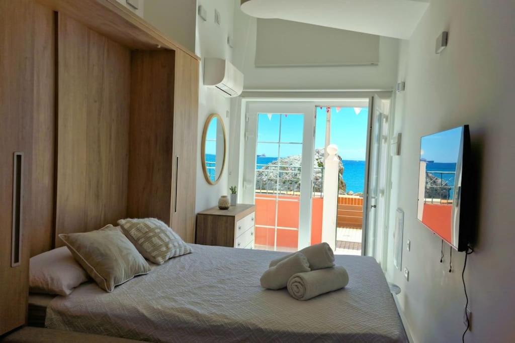 Beachfront Studio-Hosted by Sweetstay