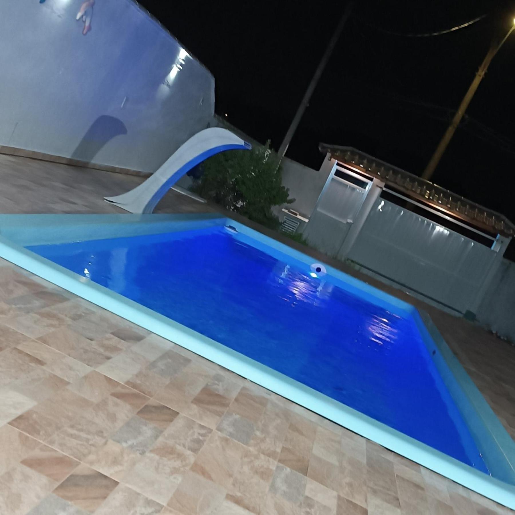 Casa em Unamar com piscina privativa