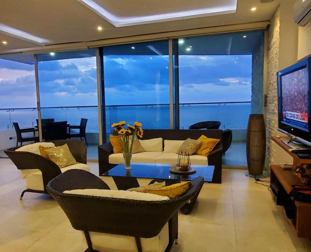 Amplio- Espectacular 140m2 Grand Diamond Tonsupa view 4