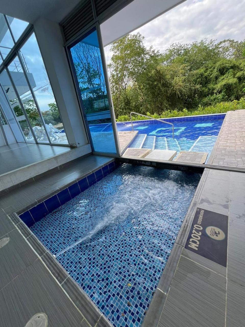 Espectacular casa quinta con piscina privada