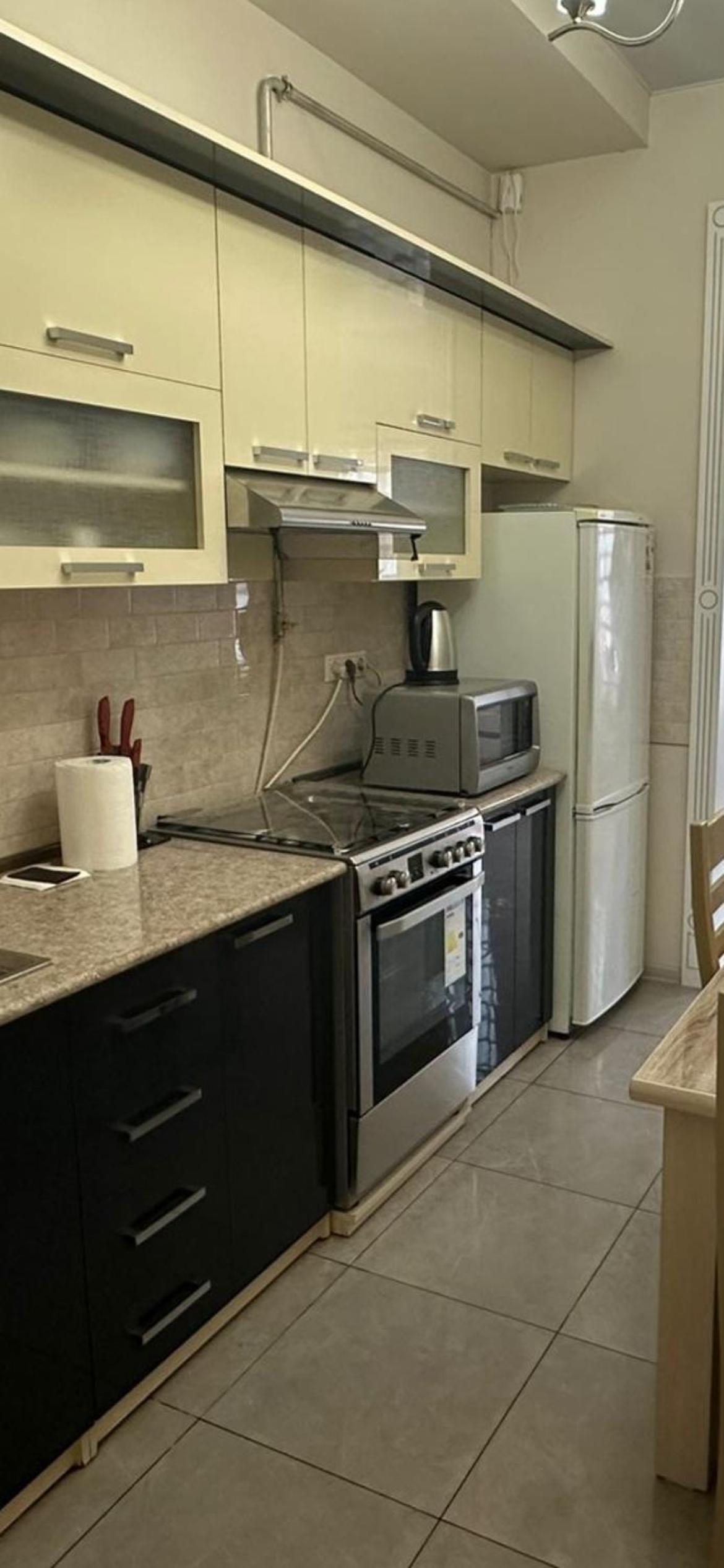 Apartment in the middle of square